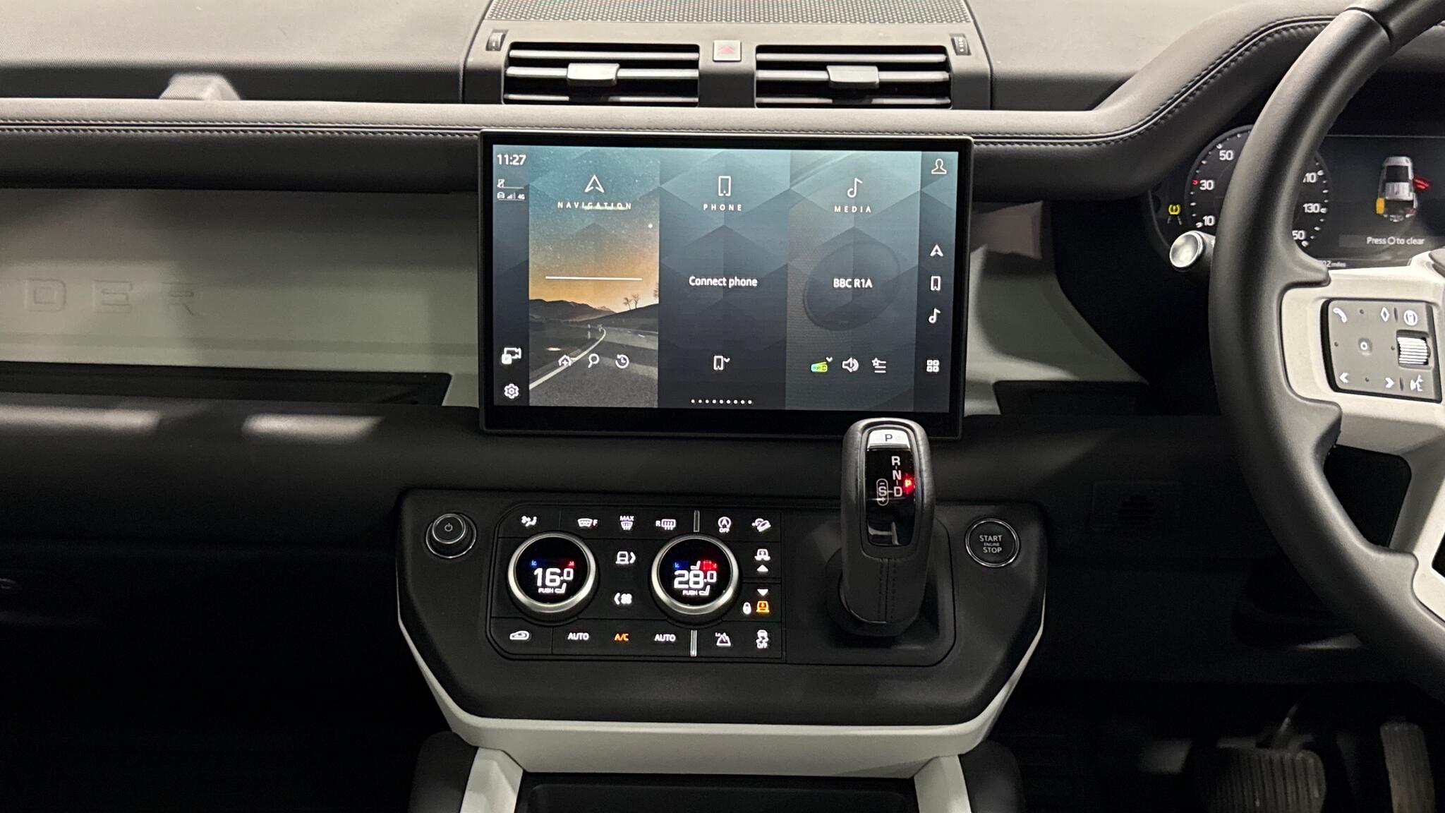 Land Rover Defender view 14