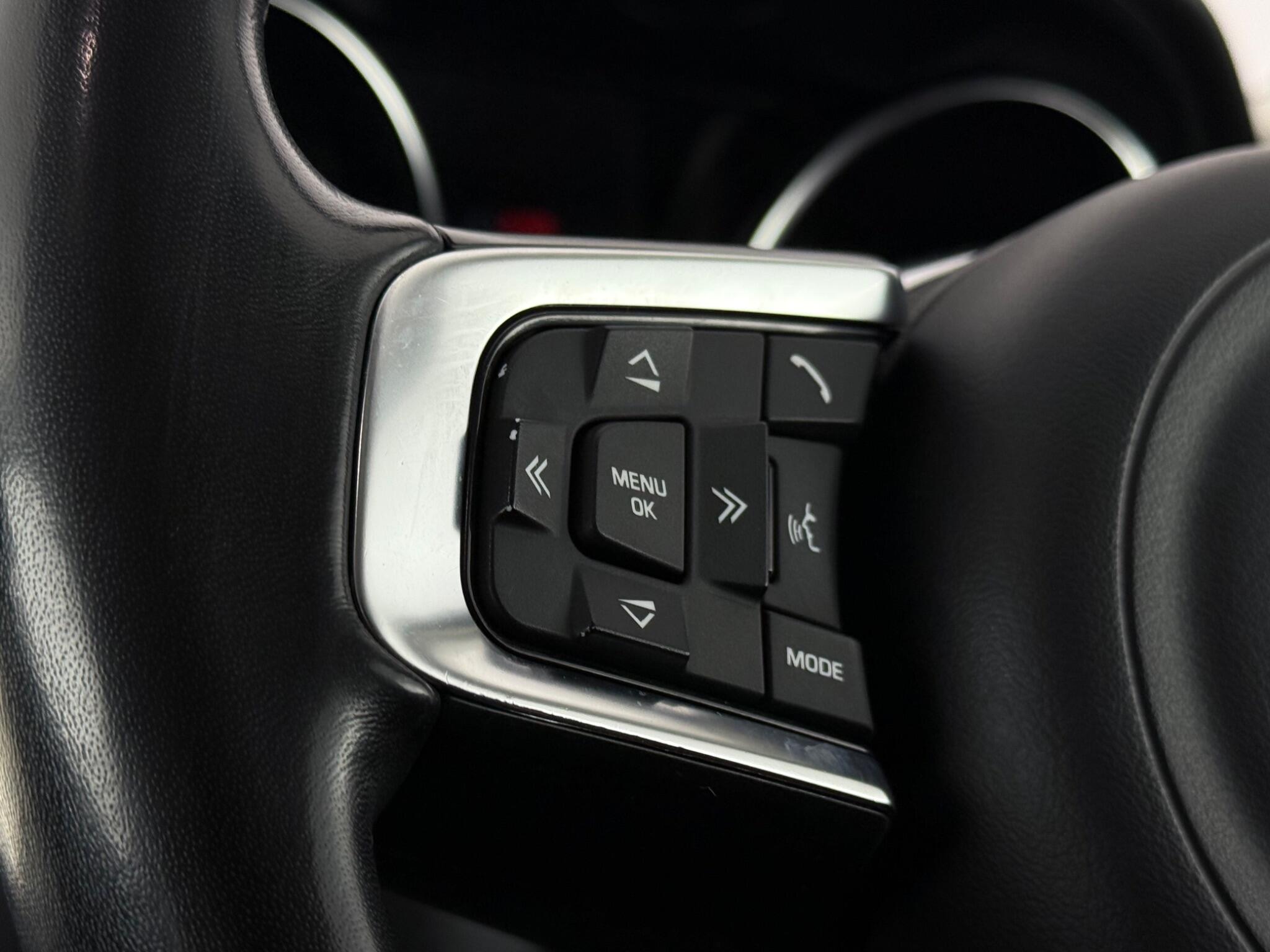 Jaguar E-Pace view 14