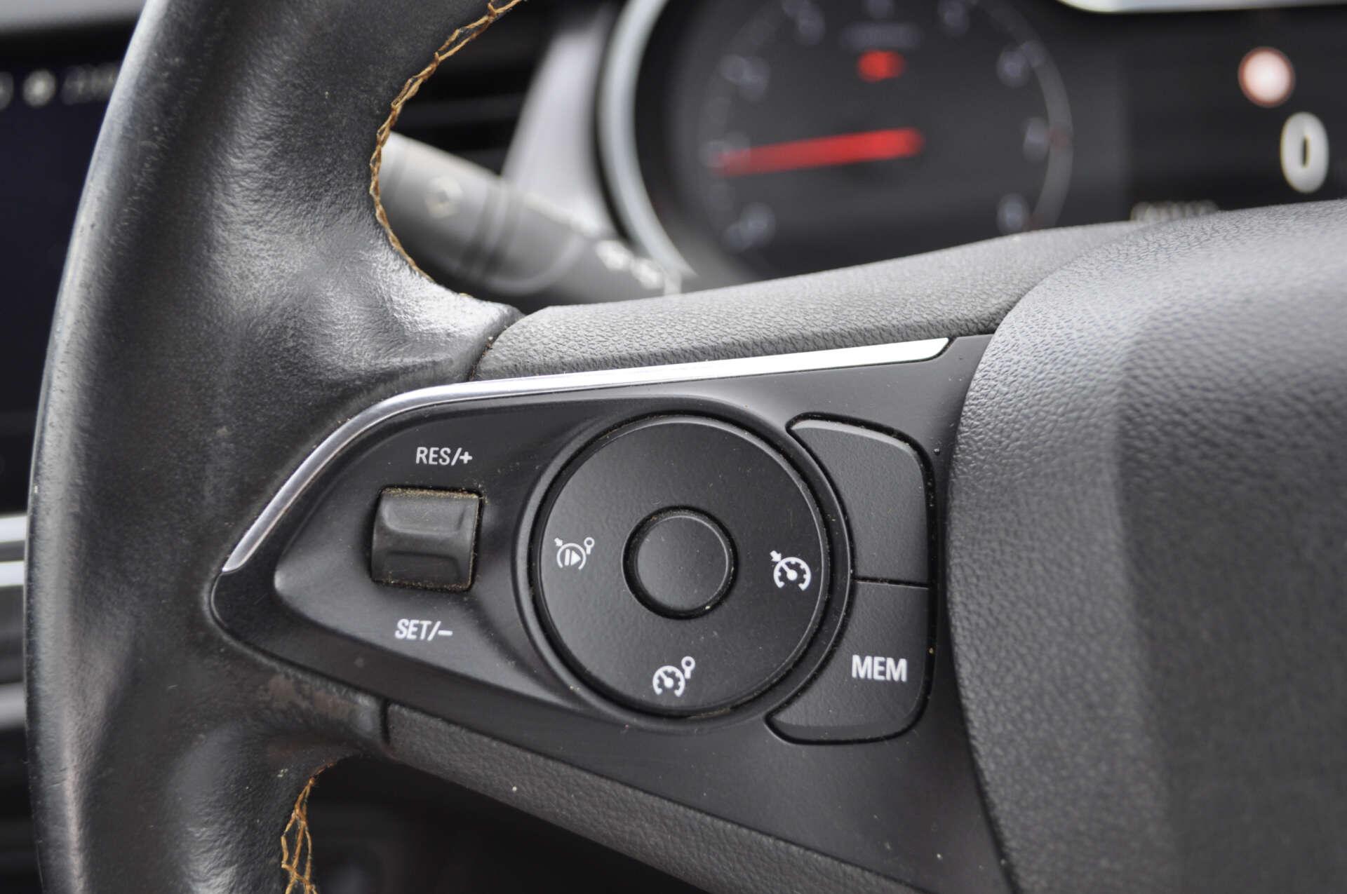 Vauxhall Crossland X view 27
