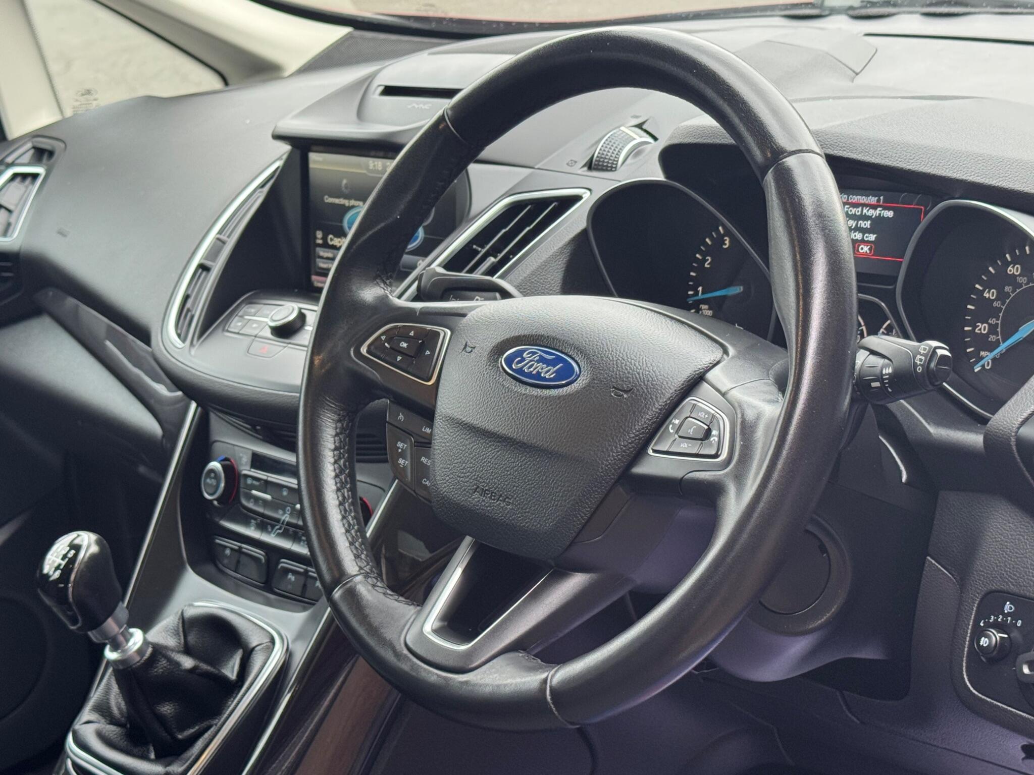 Ford C-Max view 13