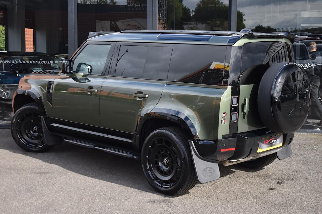 Land Rover Defender 110 view 2