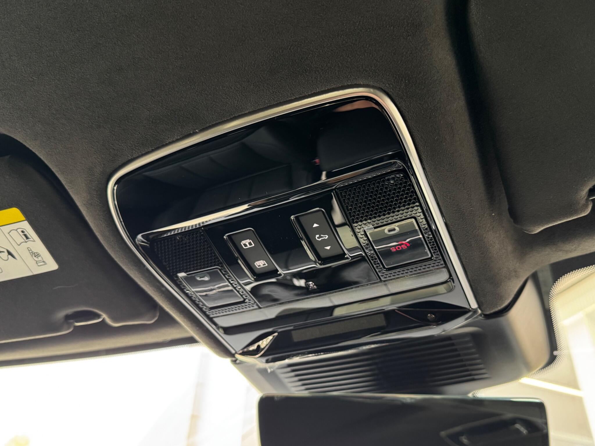 Land Rover Range Rover Sport view 29