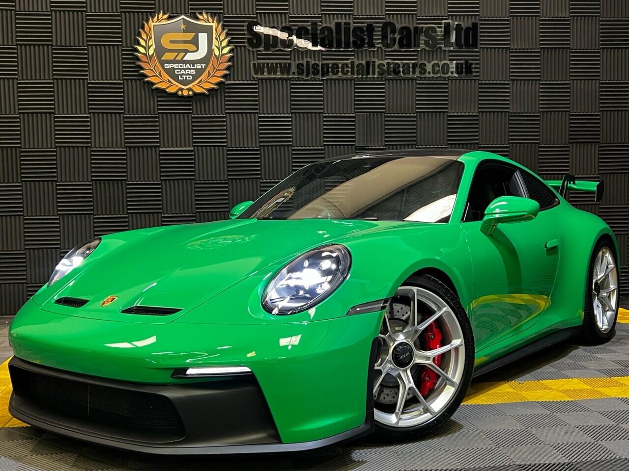 Porsche 911 view 21