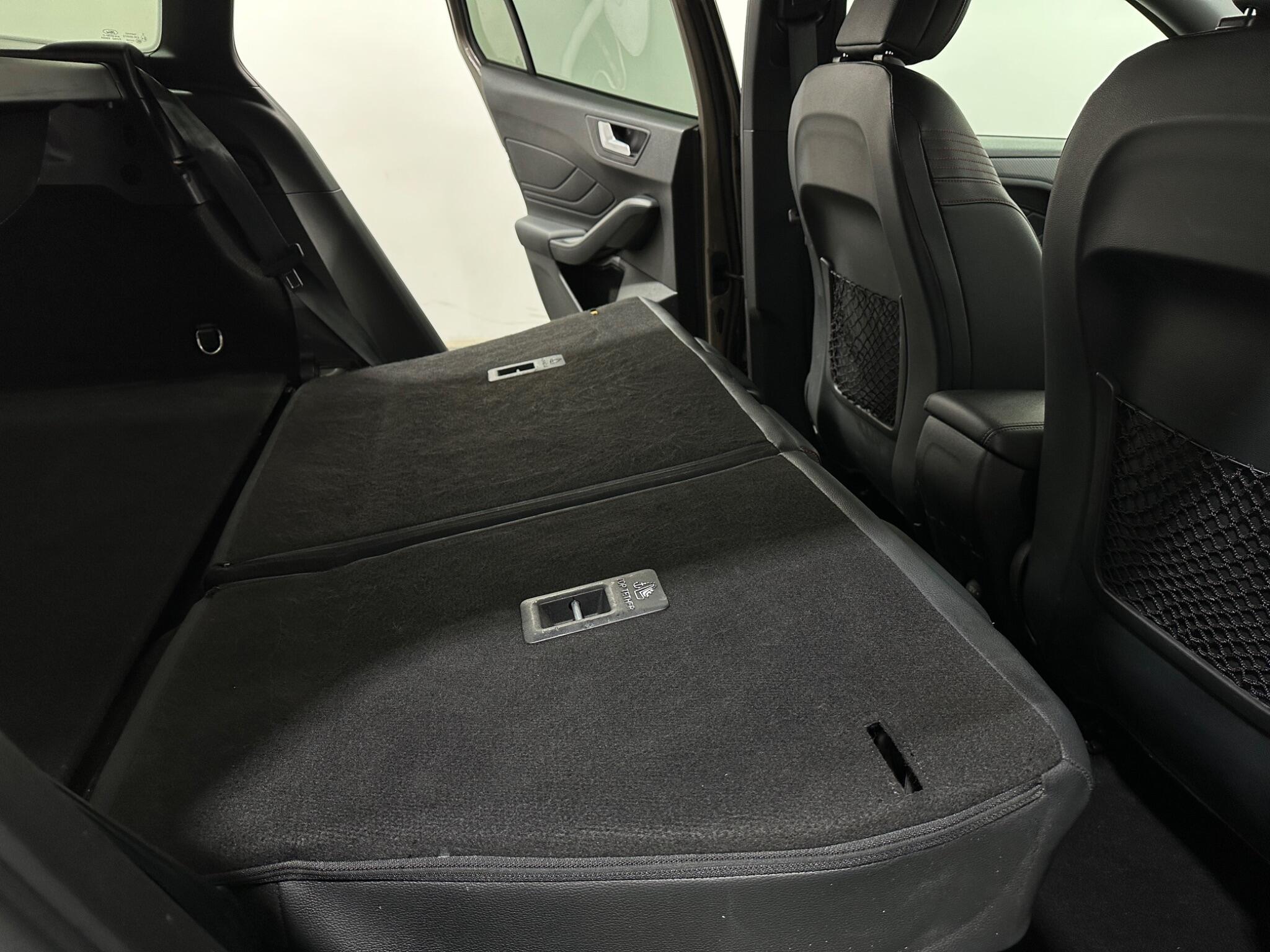 Ford Focus view 44