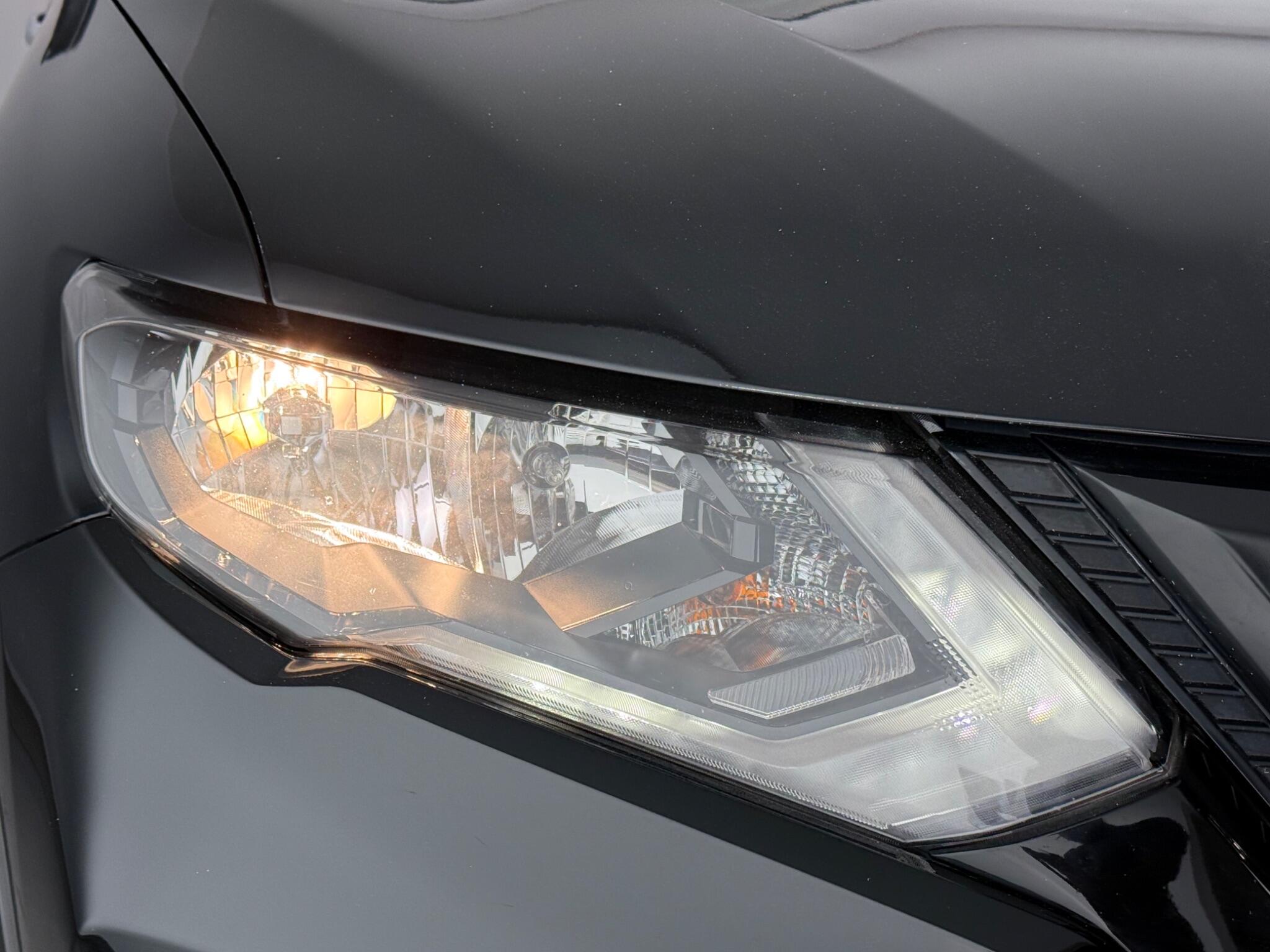 Nissan X-Trail view 4