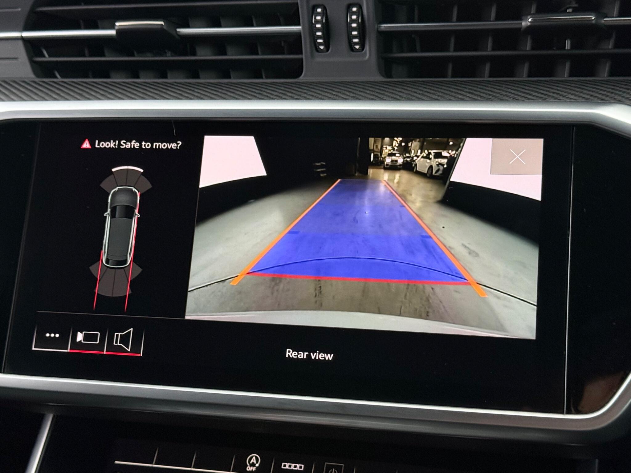 Audi A6 view 26