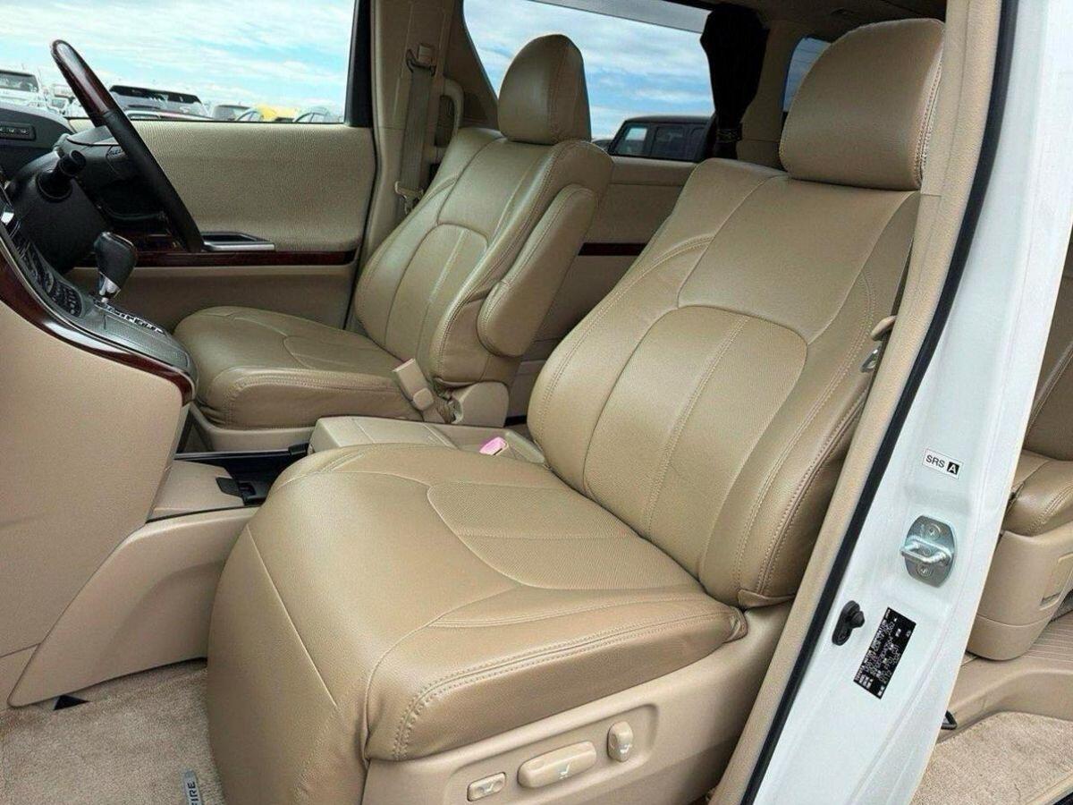 Toyota Vellfire view 13
