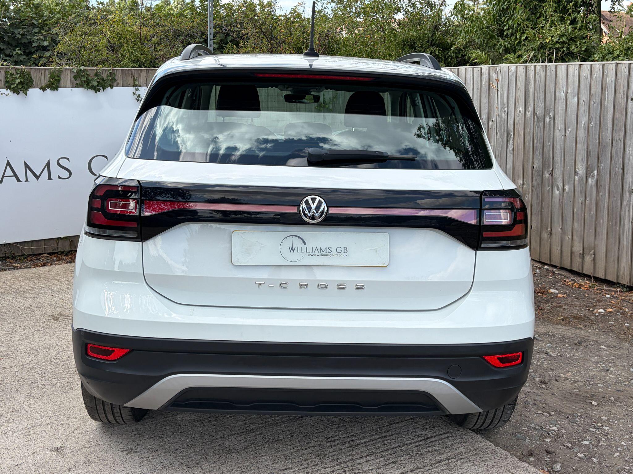 Volkswagen T-Cross view 8