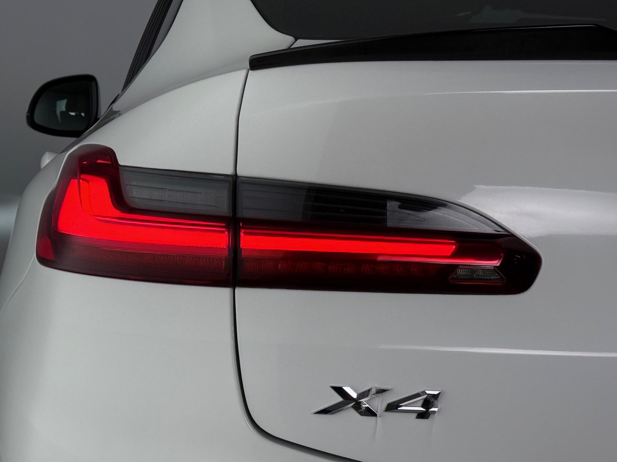 BMW X4 view 12