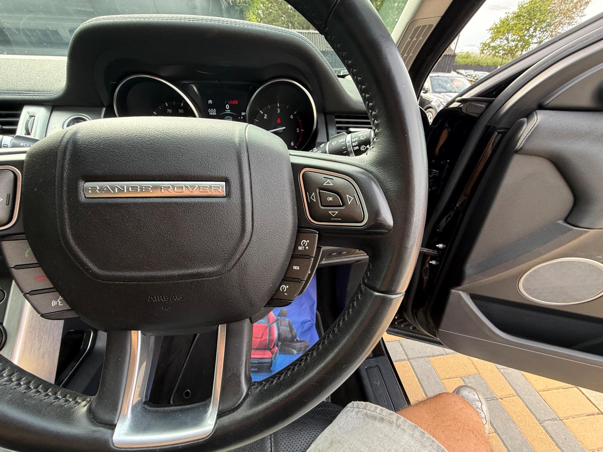 Land Rover Range Rover Evoque view 36
