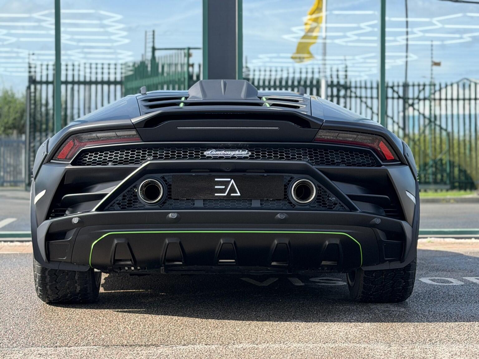 Lamborghini Huracan view 6