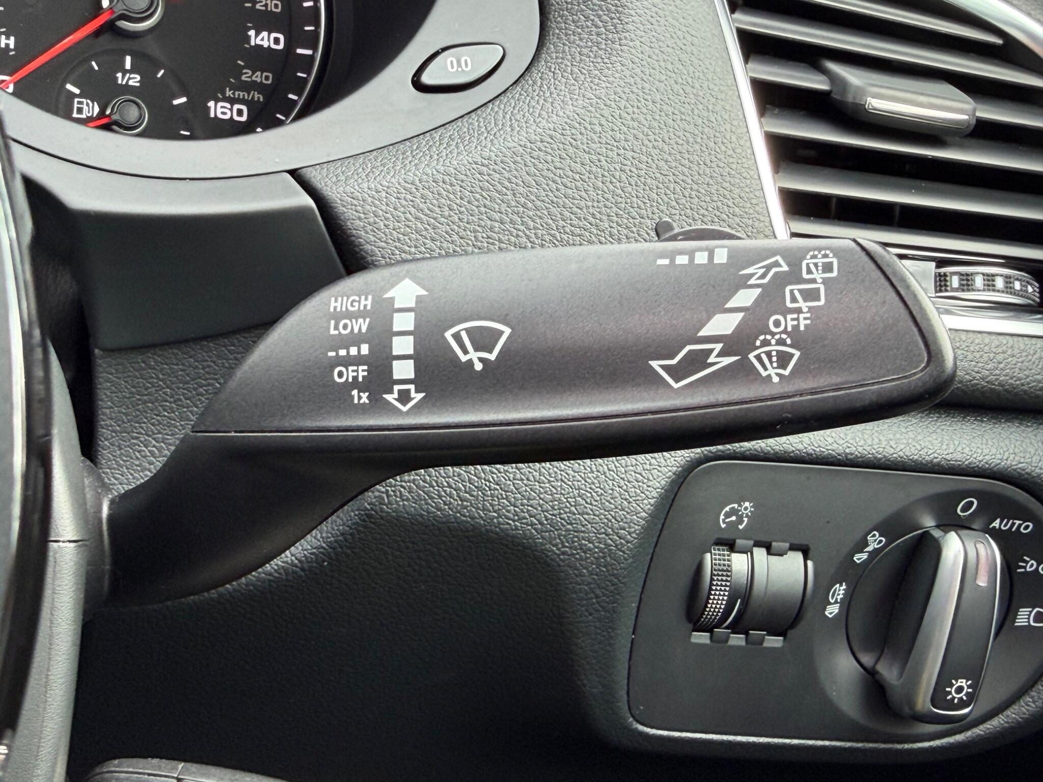 Audi Q3 view 52