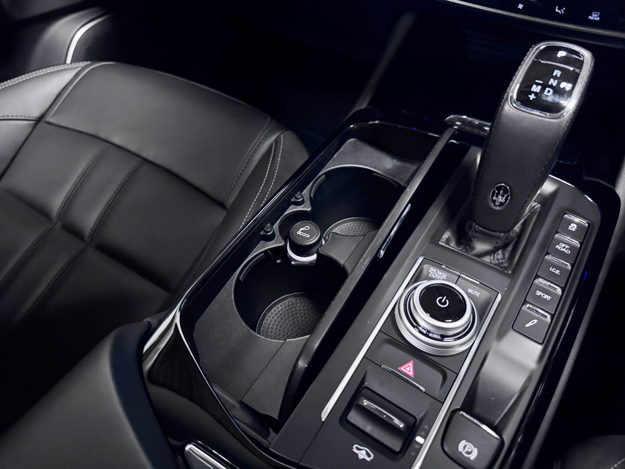 Maserati Levante view 38