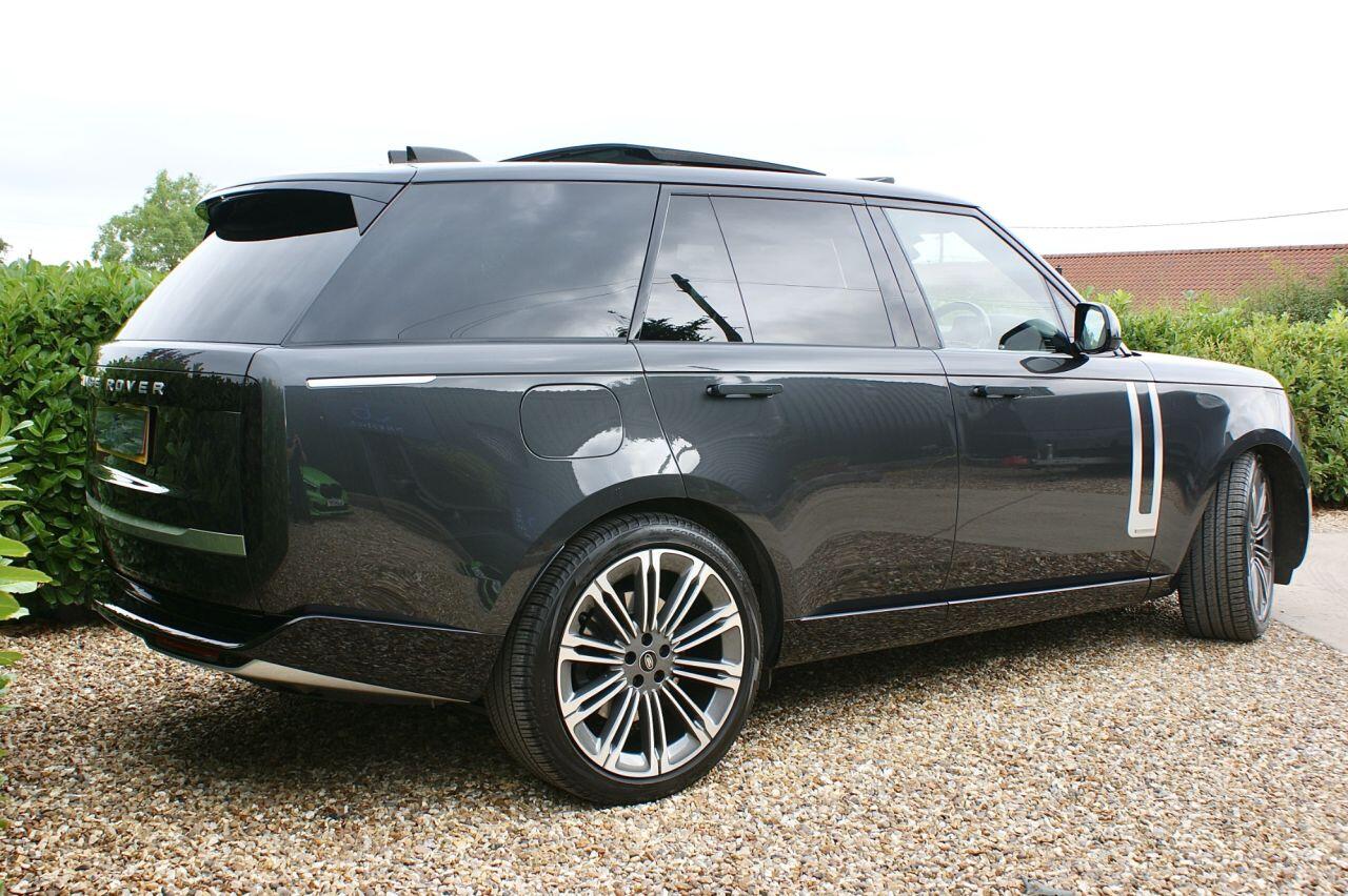 Land Rover Range Rover view 4