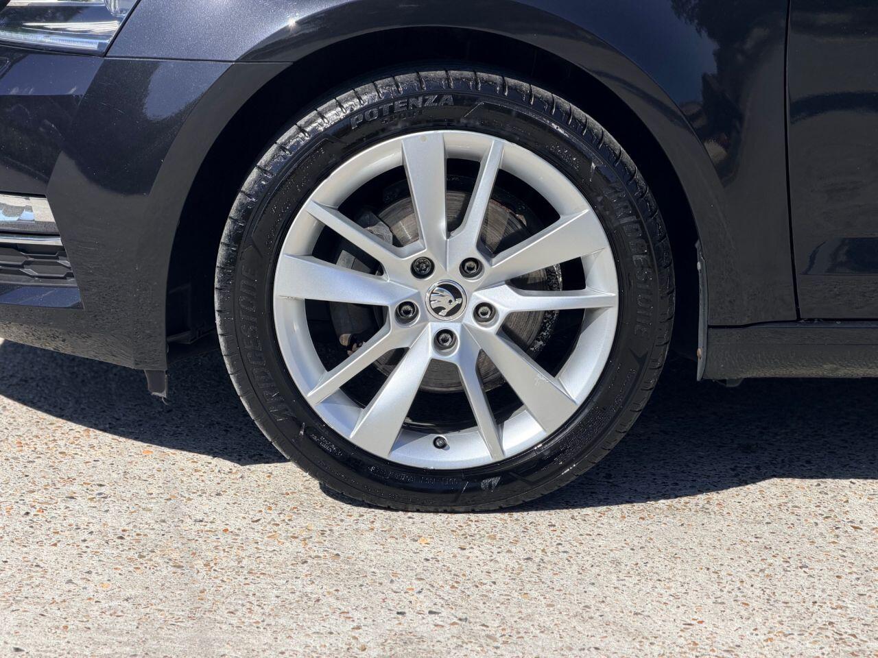 Skoda Octavia view 12
