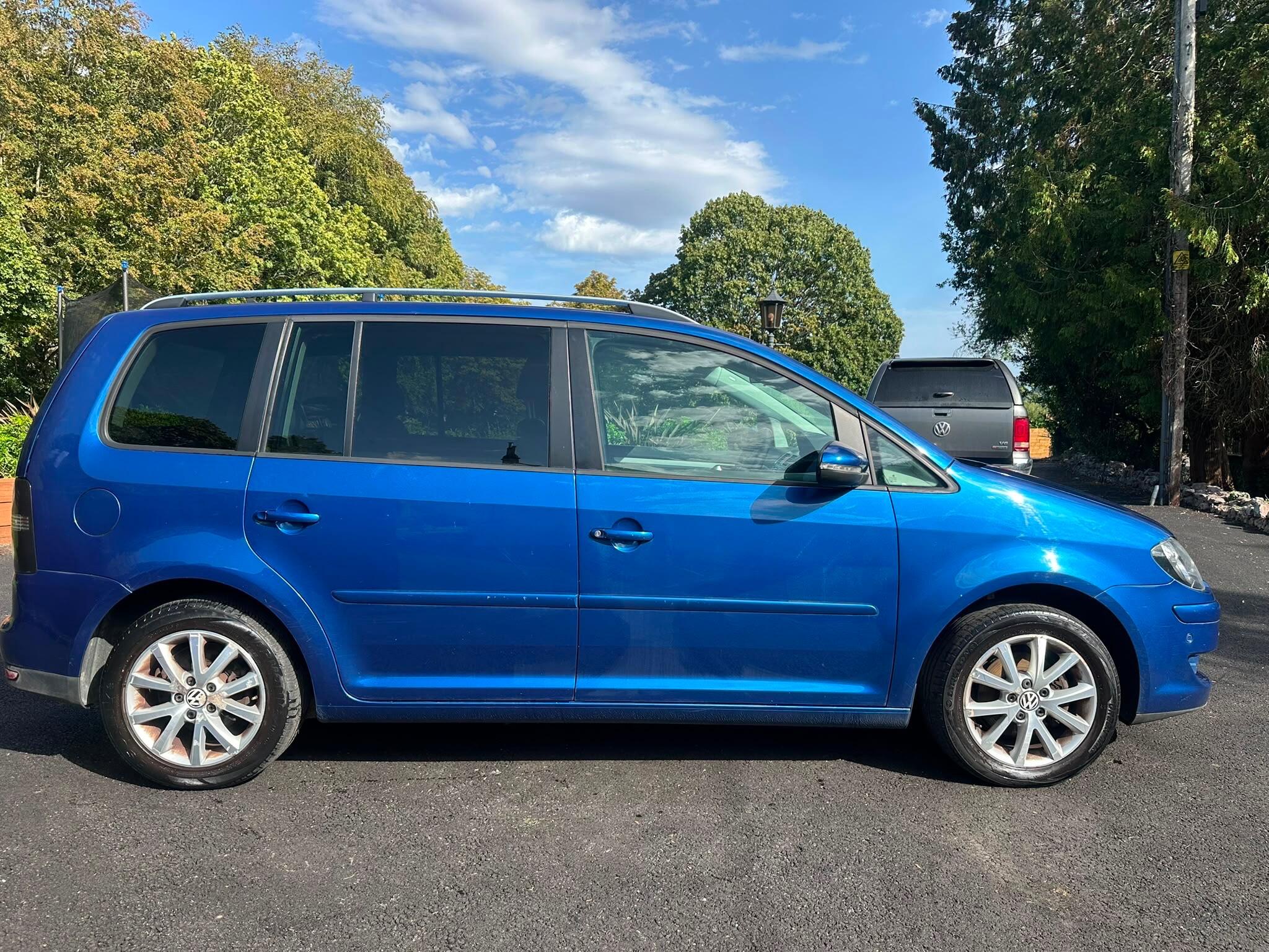 Volkswagen Touran view 10