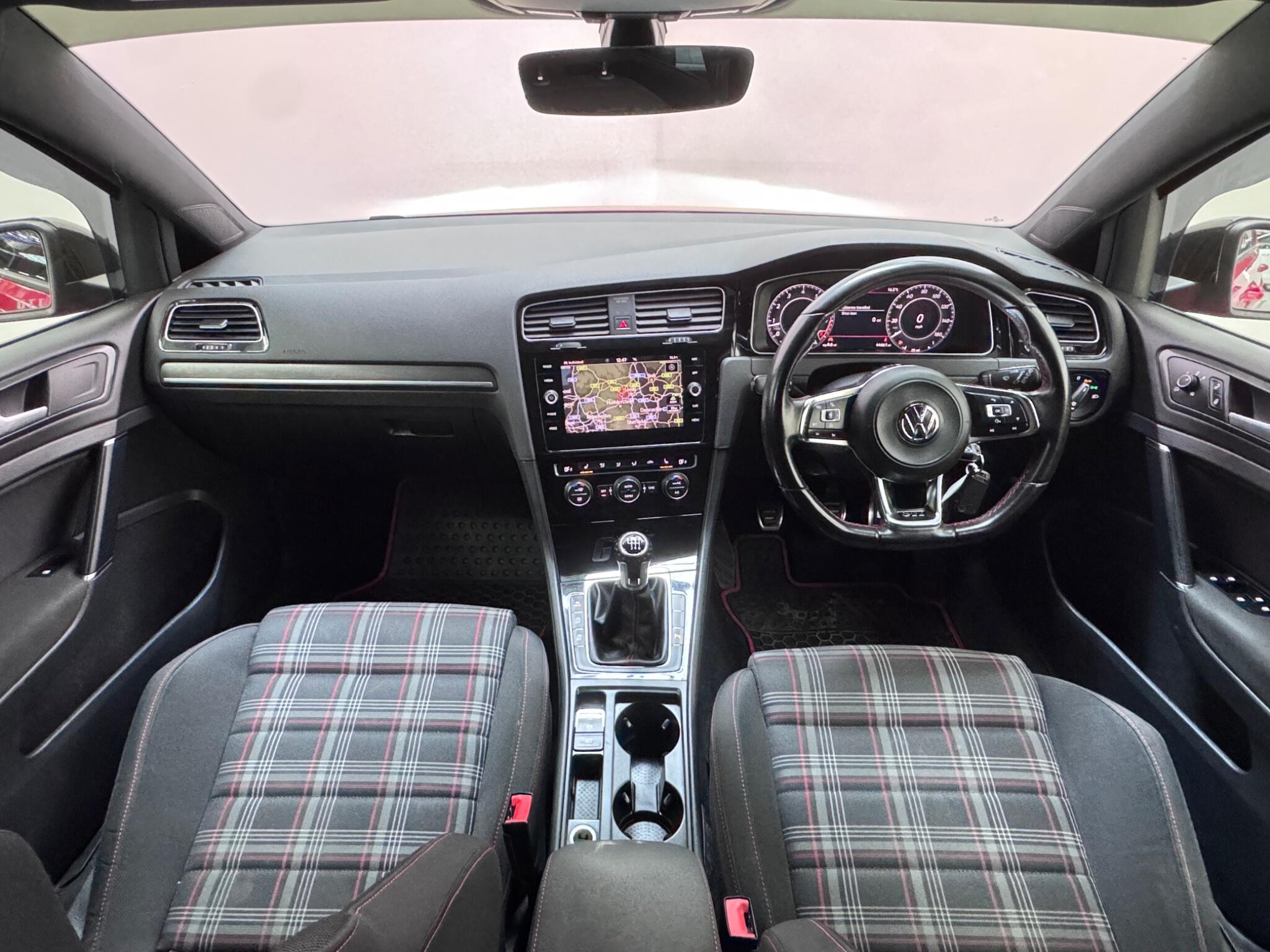 Volkswagen Golf view 12