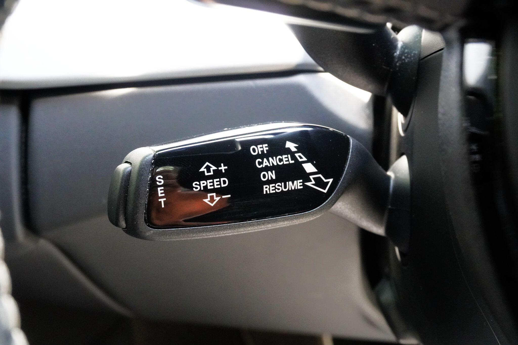 Audi S8 view 40