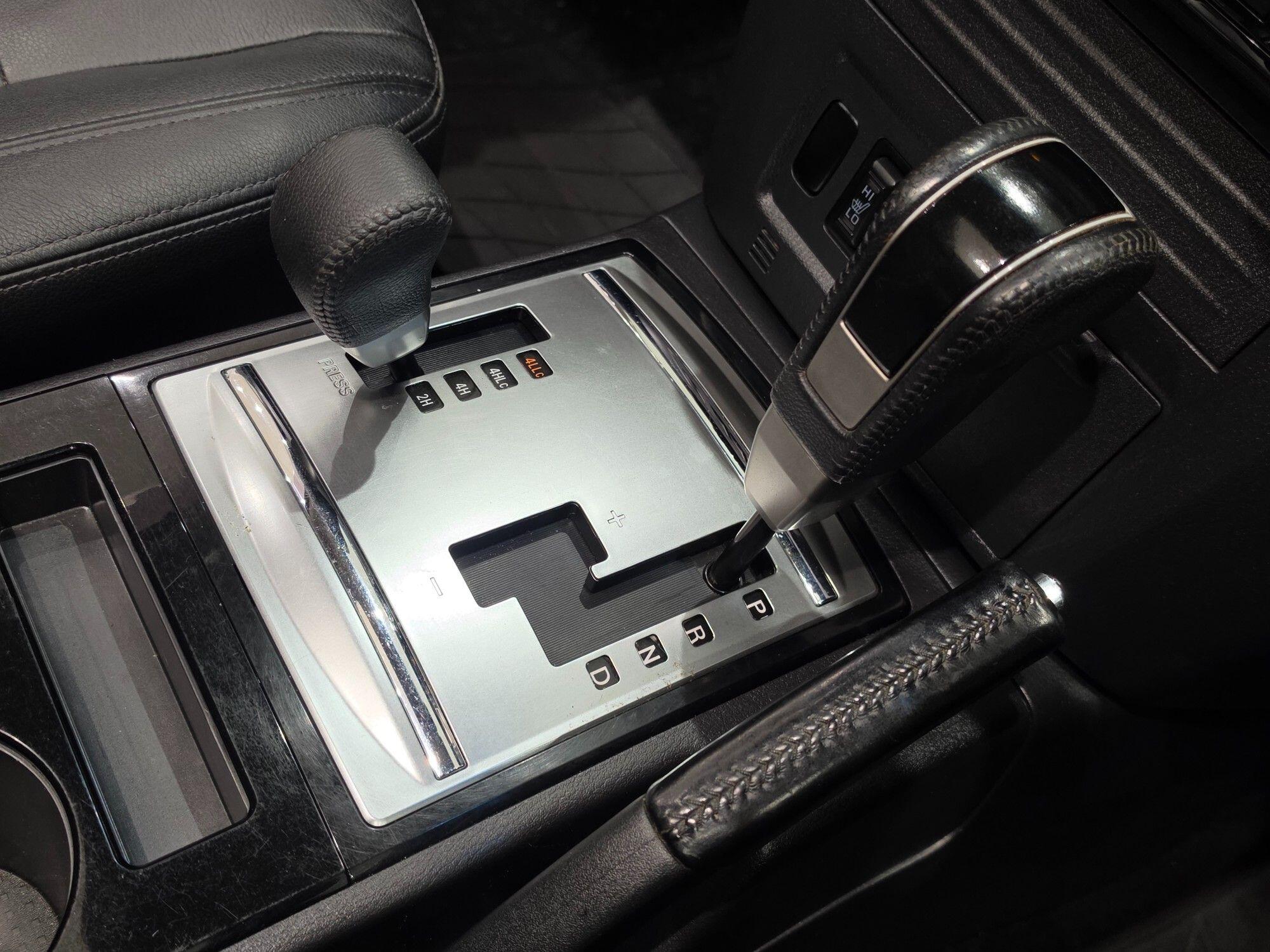 Mitsubishi Shogun view 33