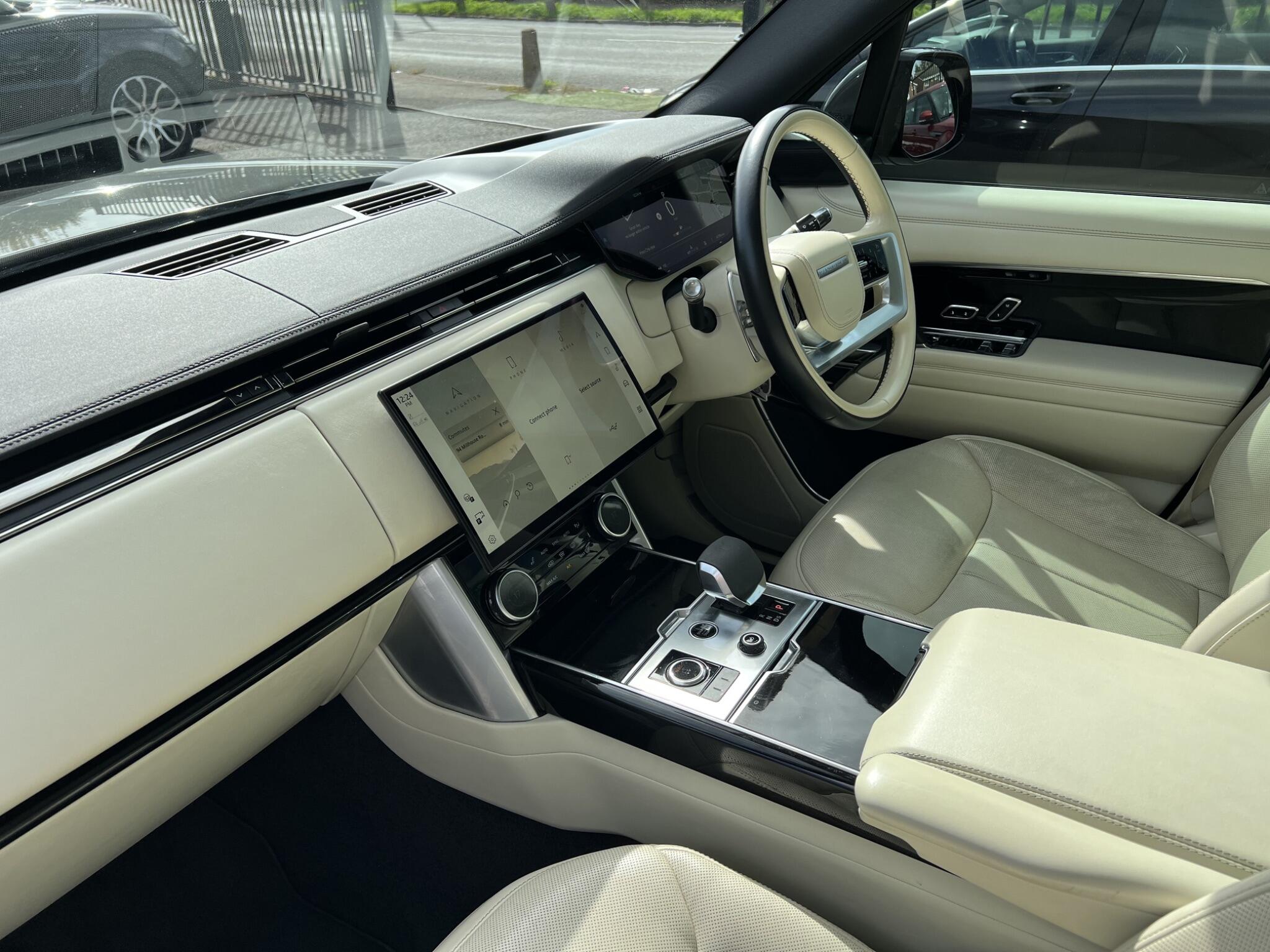 Land Rover Range Rover view 8