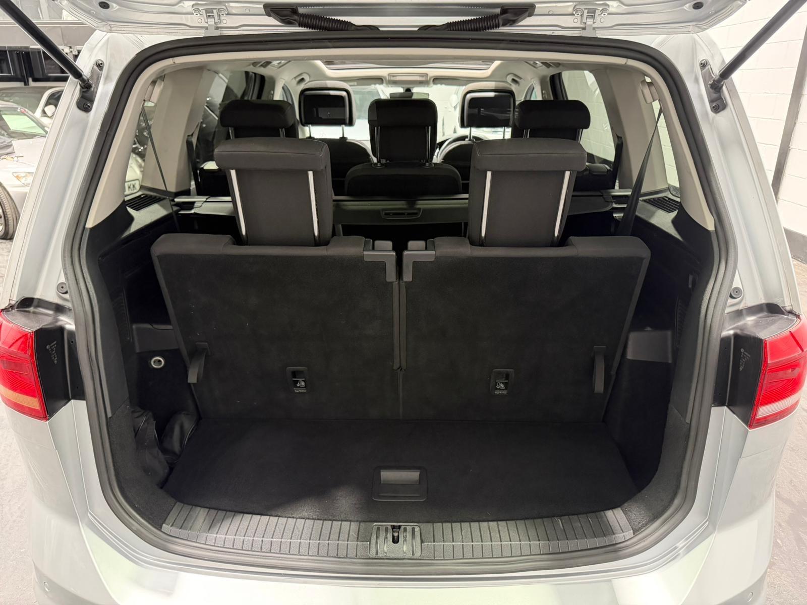 Volkswagen Touran view 31
