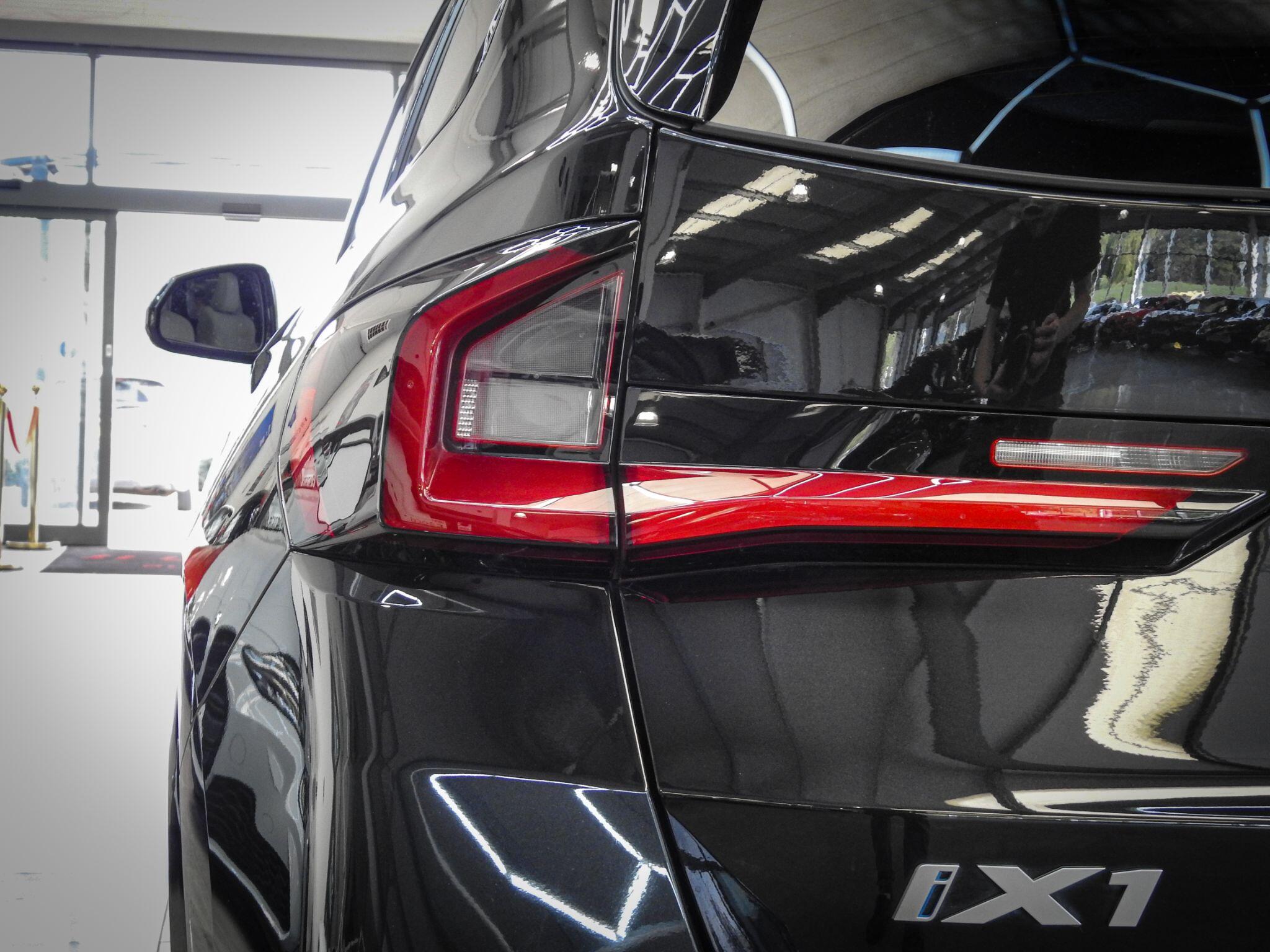 BMW Ix1 view 17