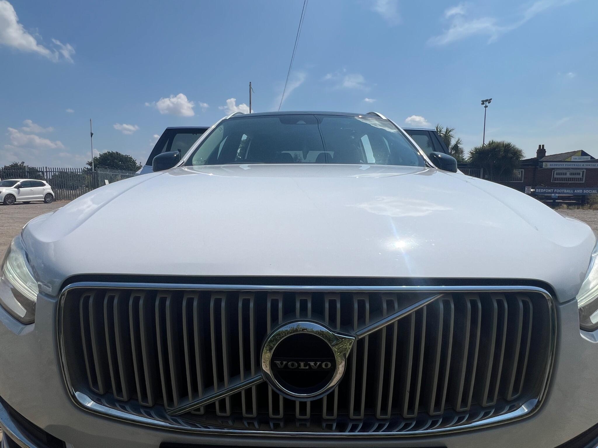 Volvo XC90 view 16