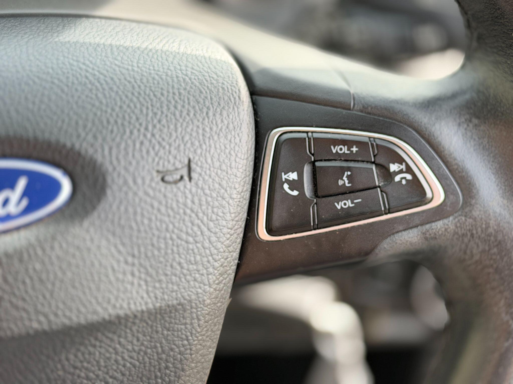 Ford Focus view 30