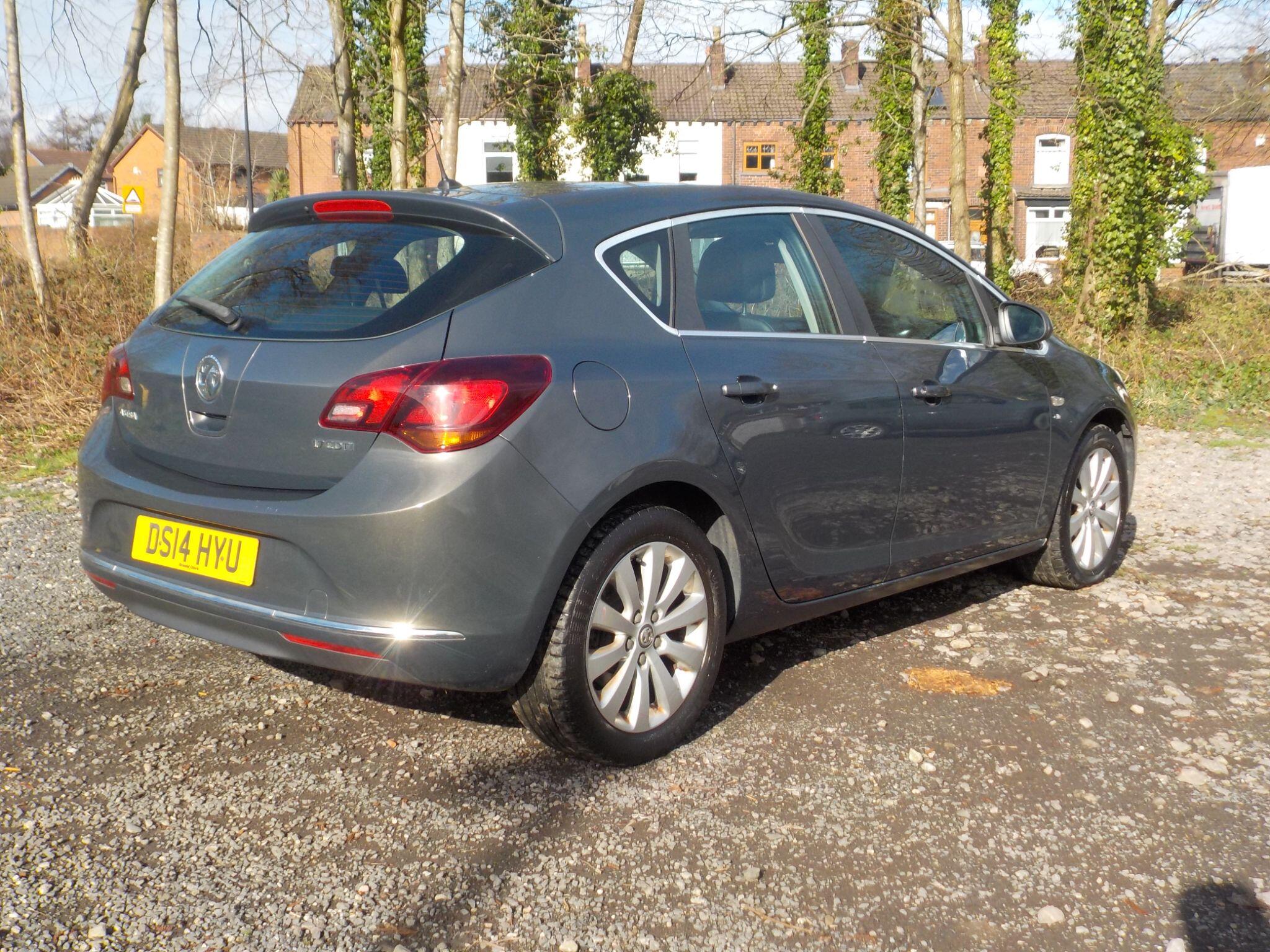 Vauxhall Astra 1.7 CDTi ecoFLEX 99g Elite Euro 5 (s/s) 5dr