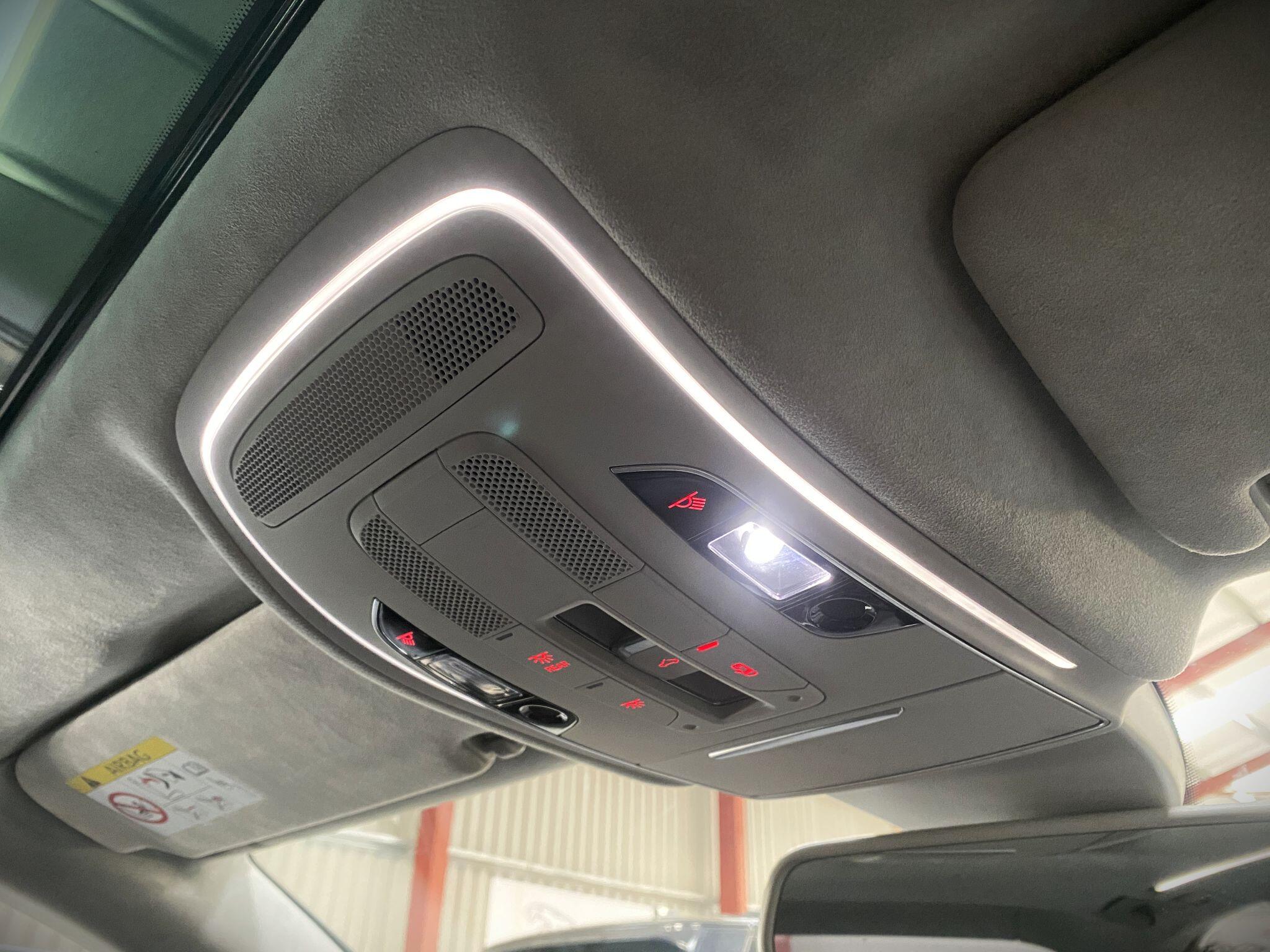 Audi S8 view 13