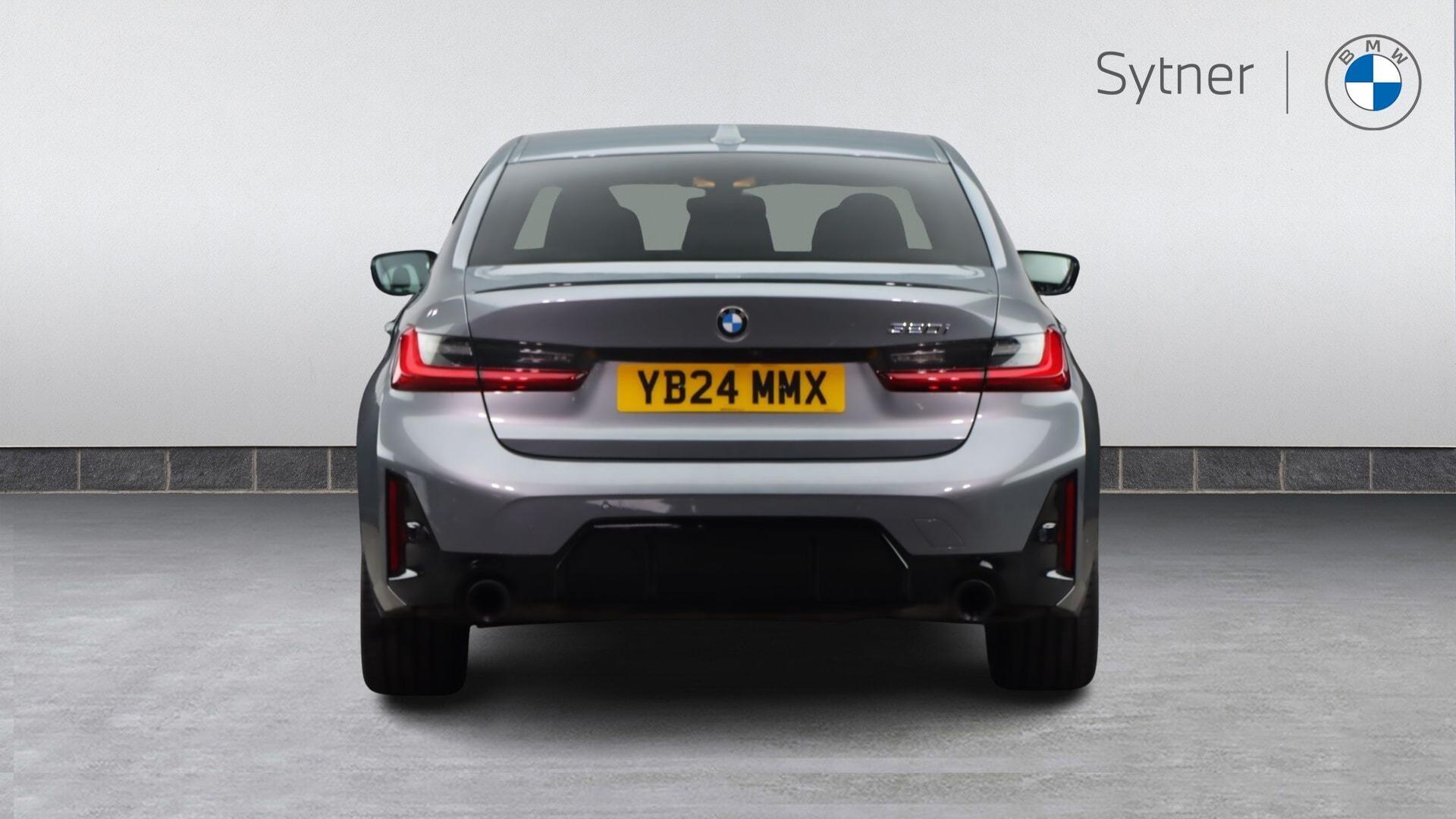 BMW 3 Series view 15