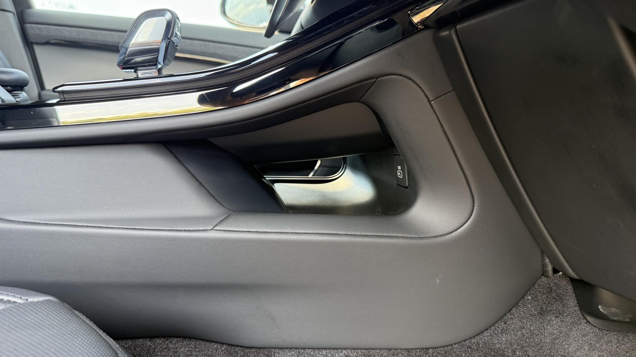 Land Rover Range Rover Sport view 35