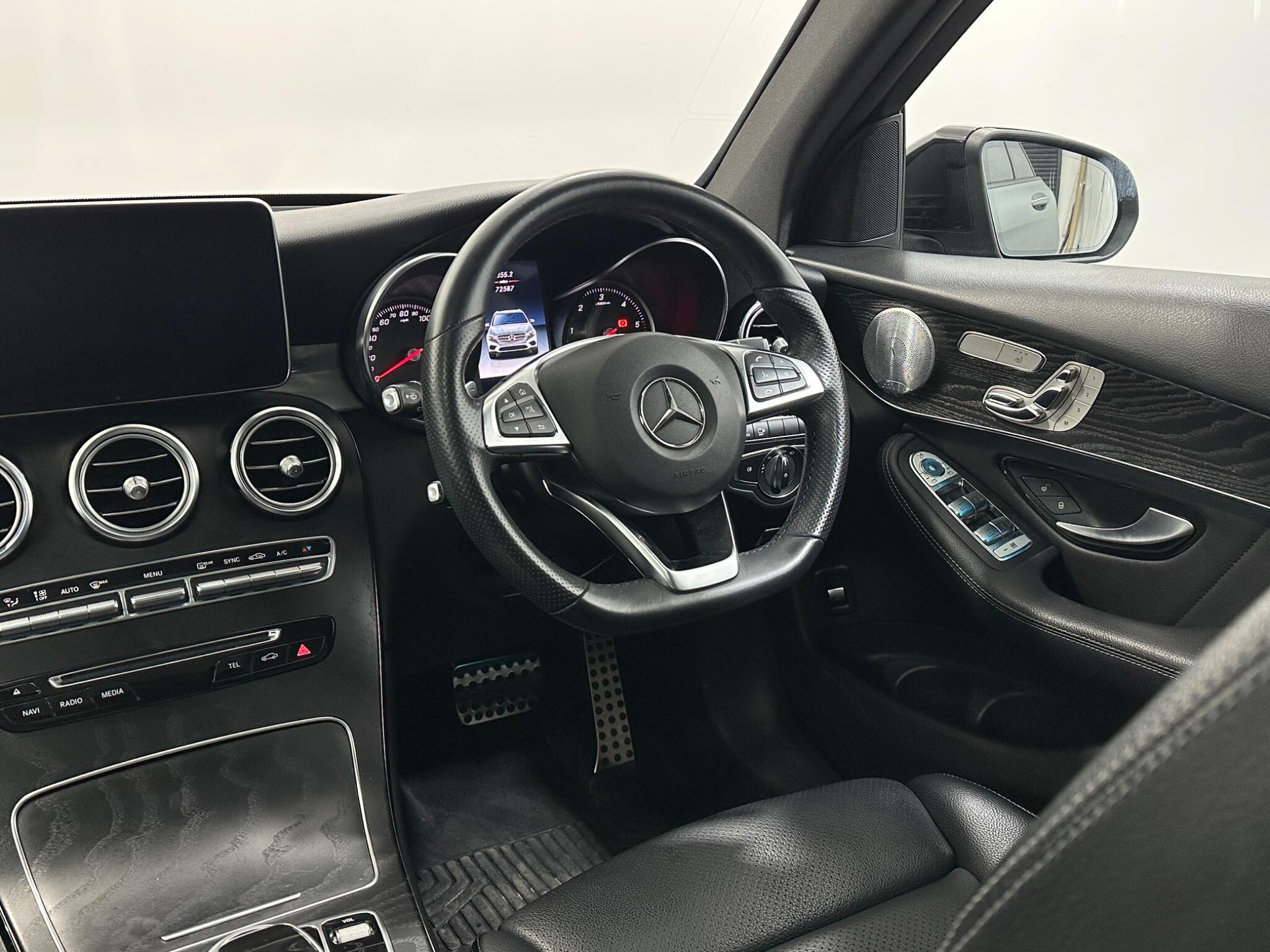 Mercedes-Benz GLC view 12