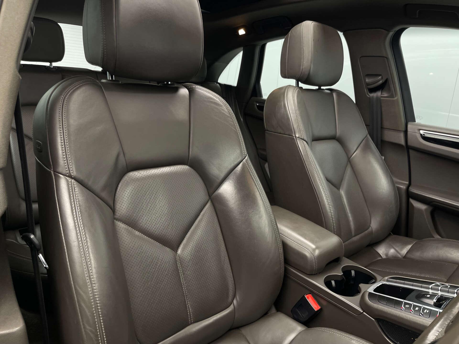 Porsche Macan view 17