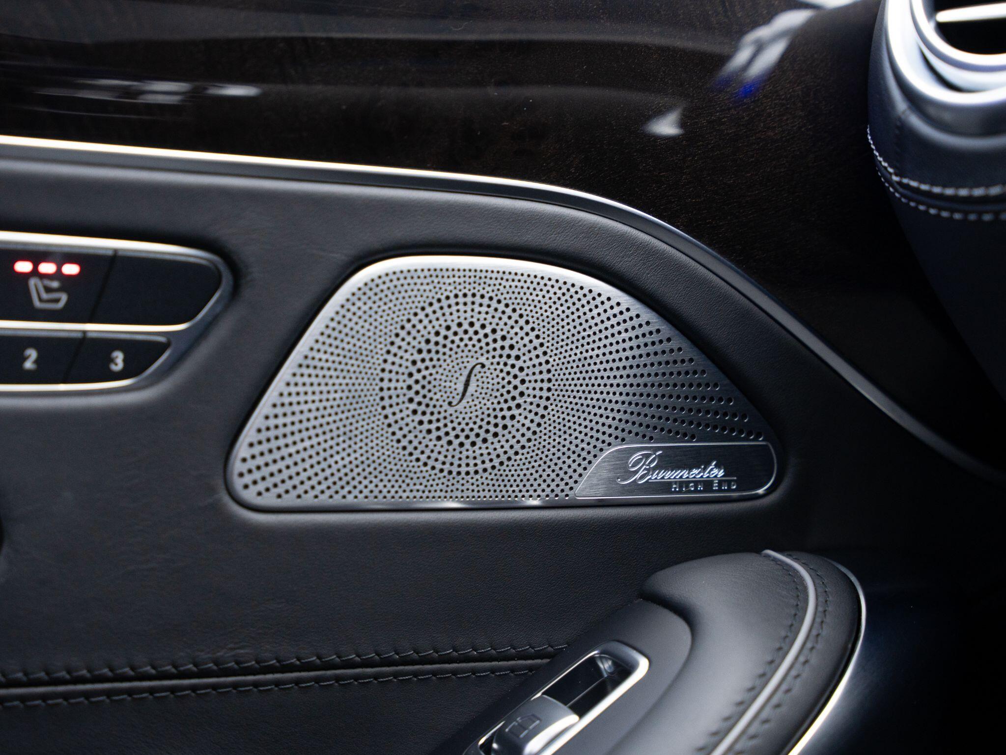 Mercedes-Benz S-Class view 34