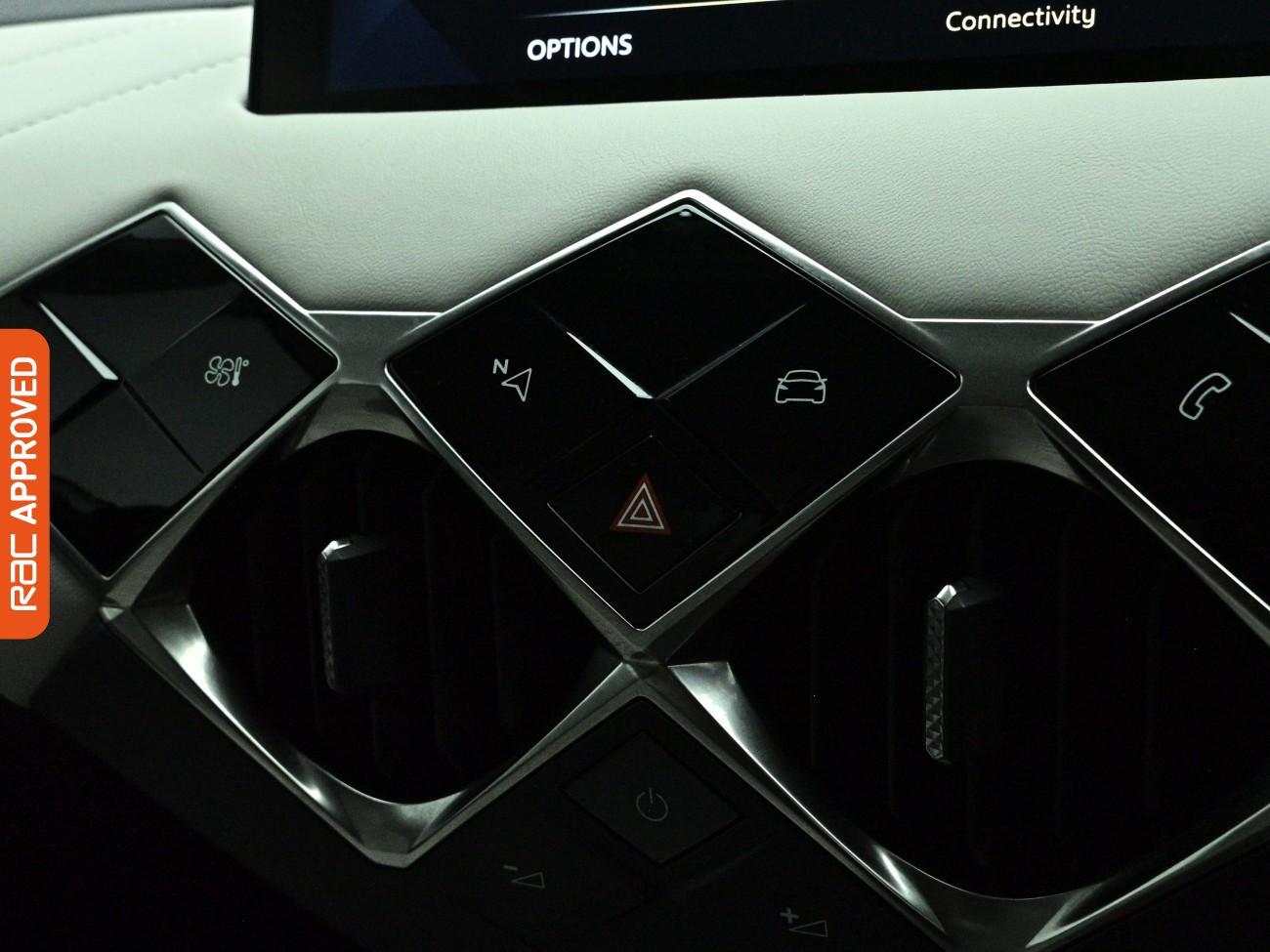 DS Automobiles DS 3 Crossback view 16