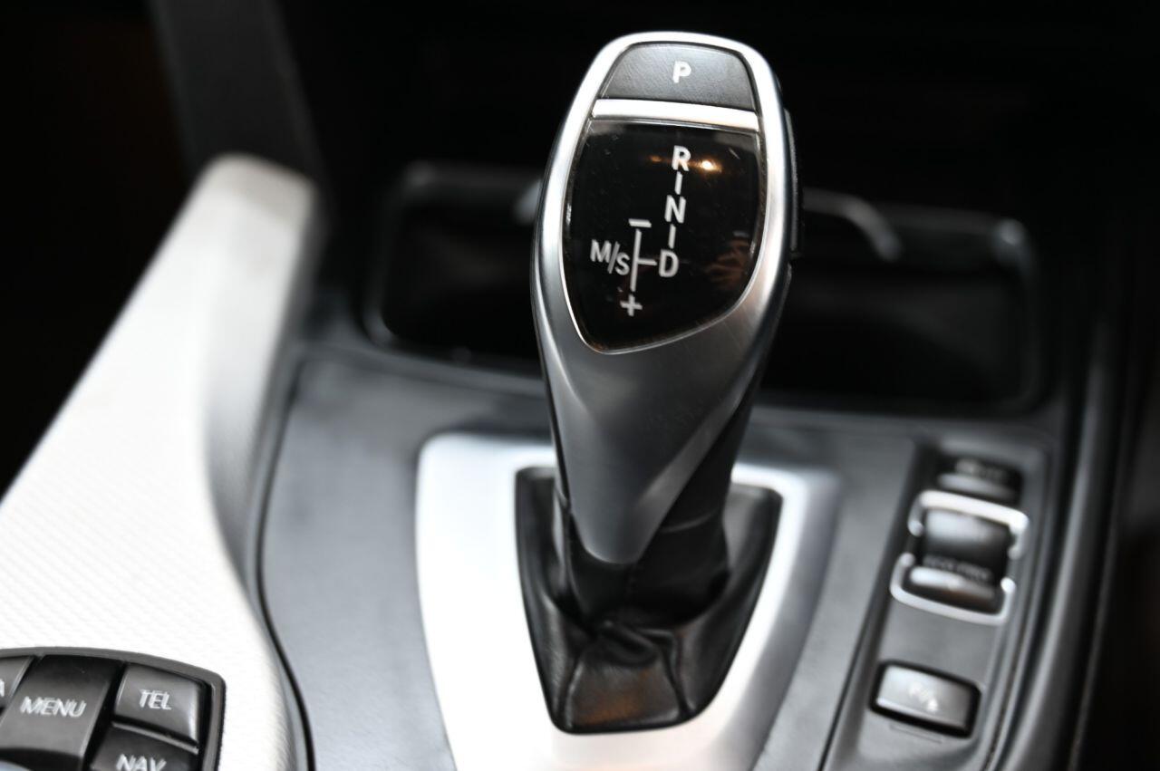BMW 3 Series view 34
