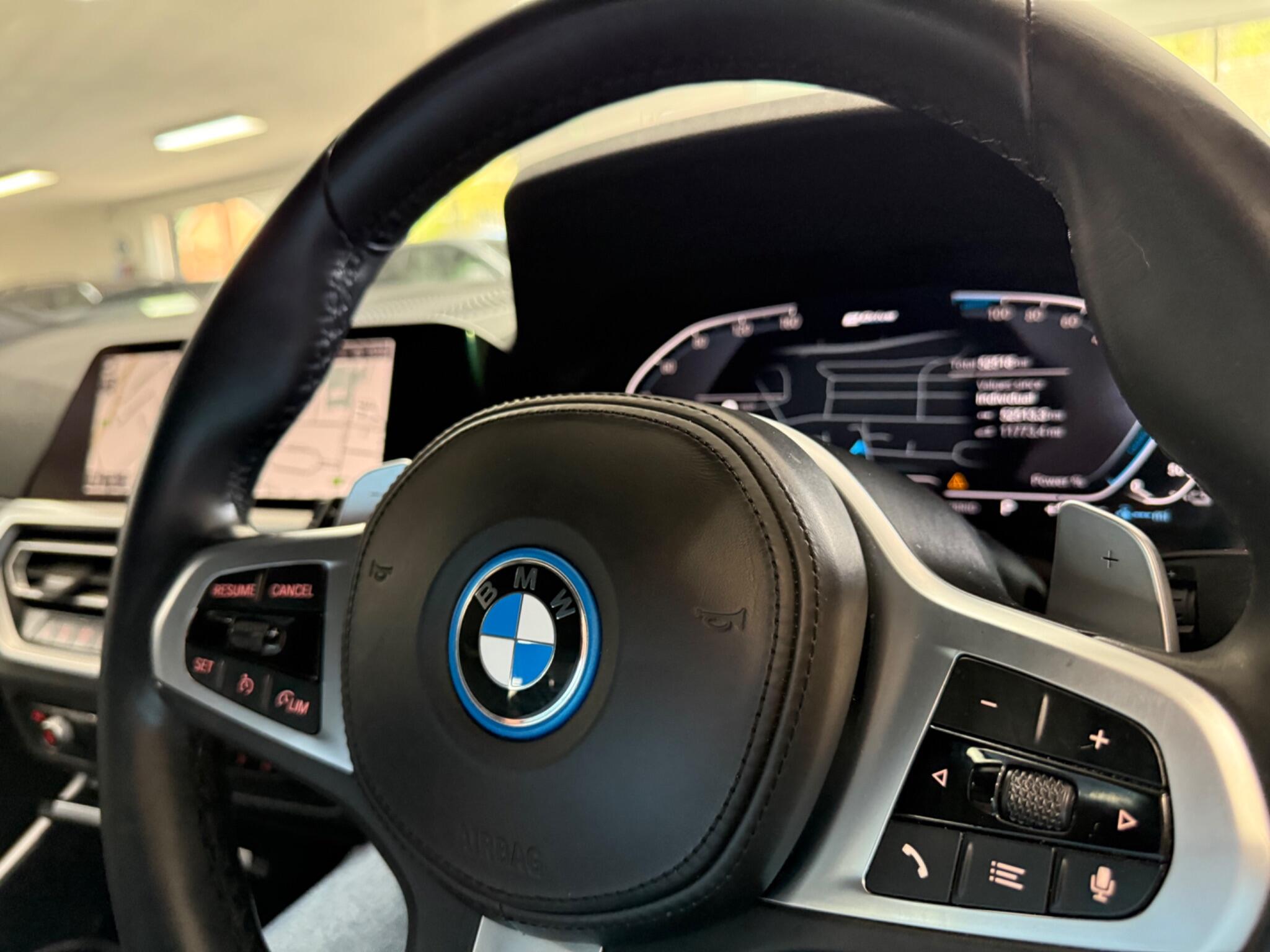 BMW 3 Series view 17