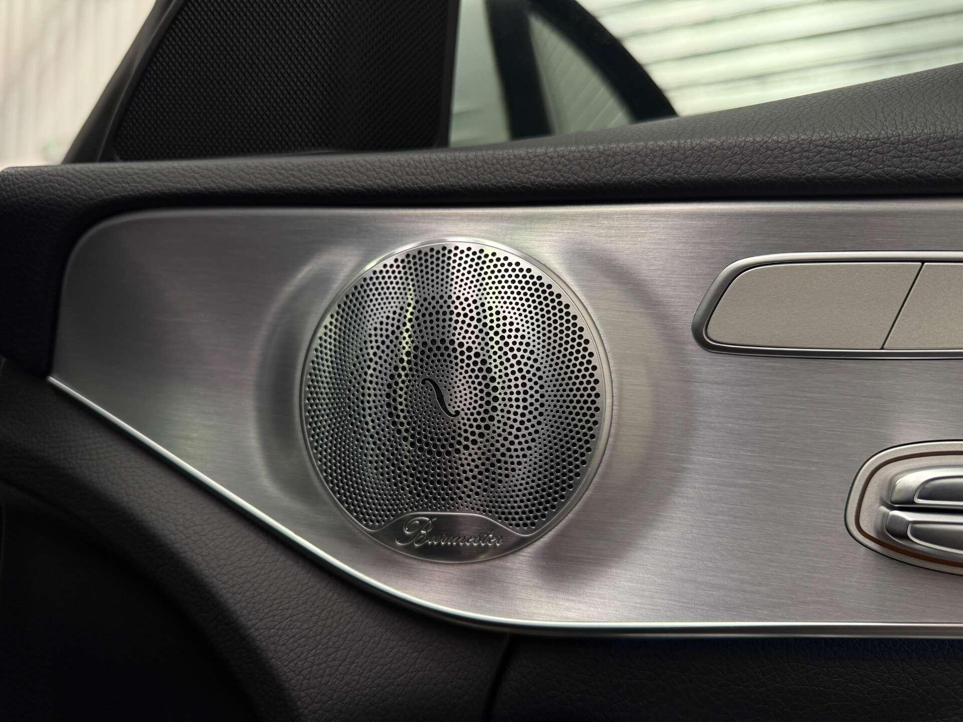 Mercedes-Benz C-Class view 22