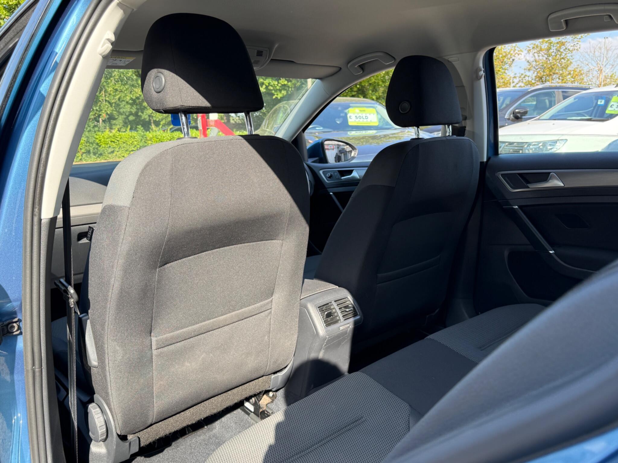 Volkswagen Golf - Image 50