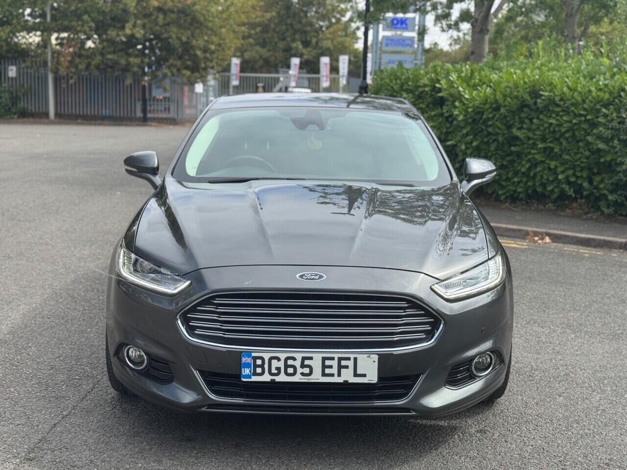 Ford Mondeo view 2