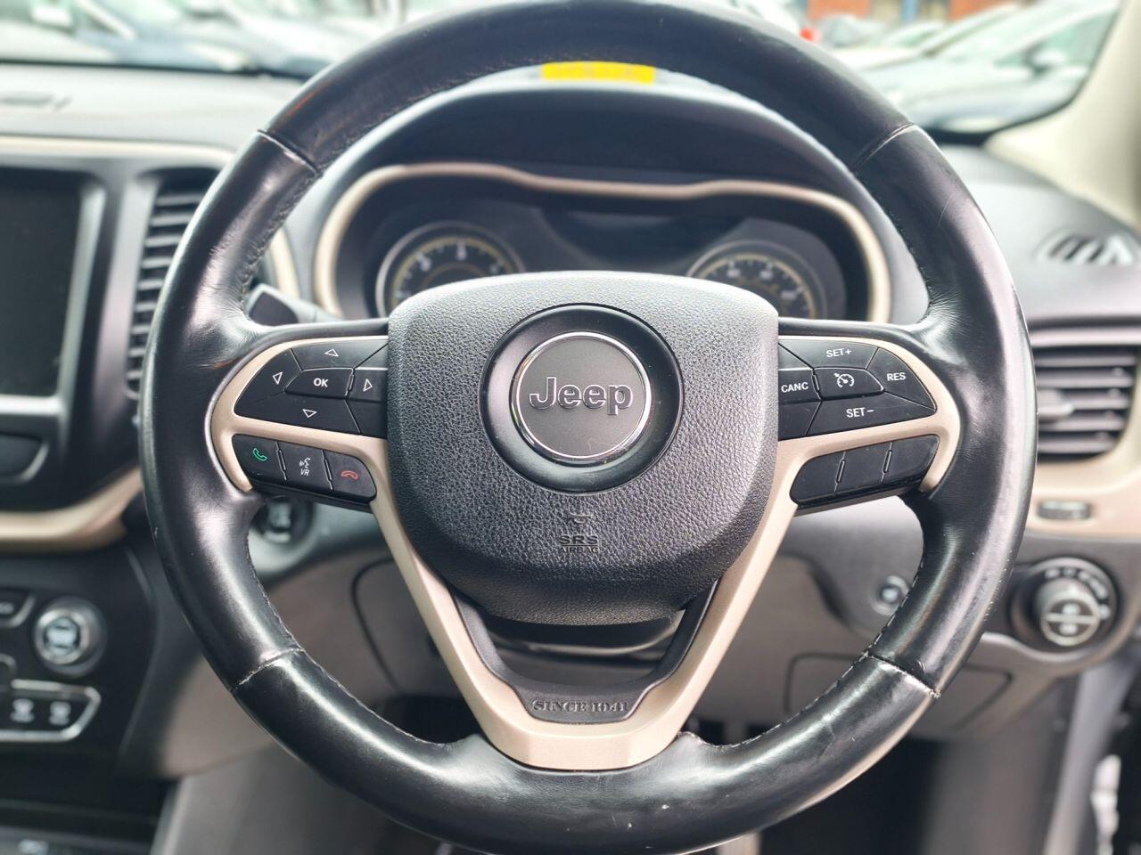 Jeep Cherokee view 3