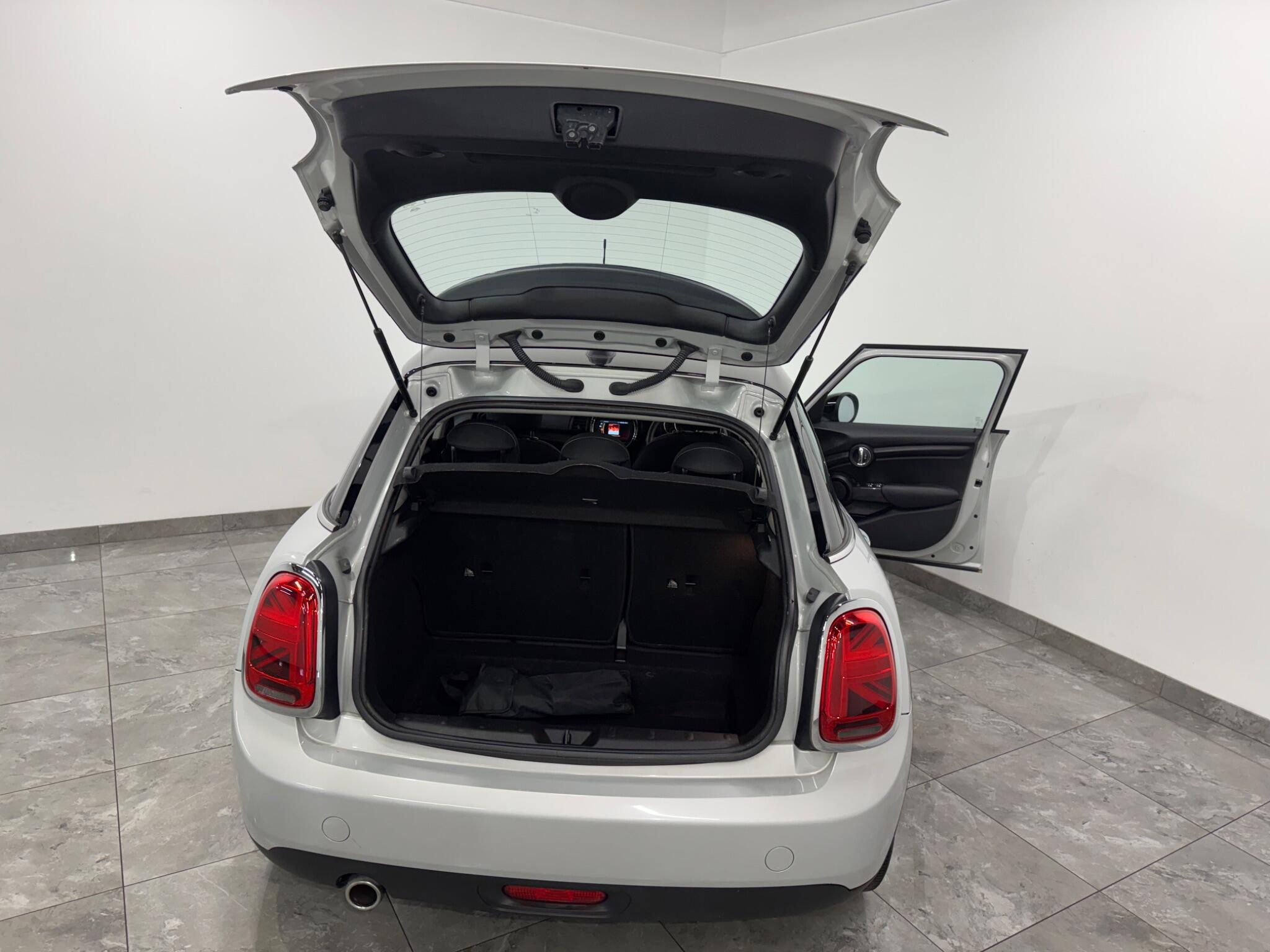 Mini Hatch view 14
