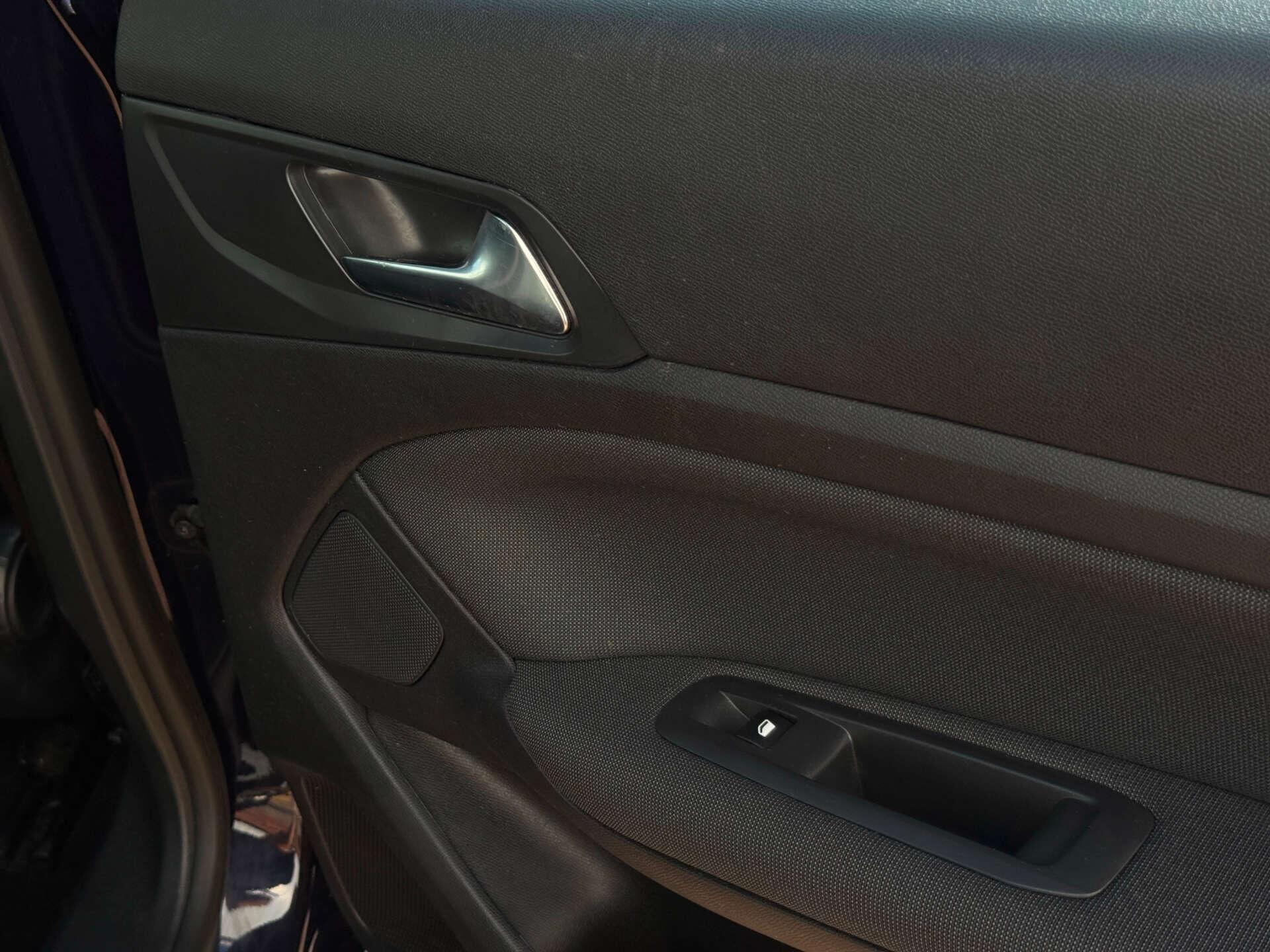 Peugeot 308 view 25