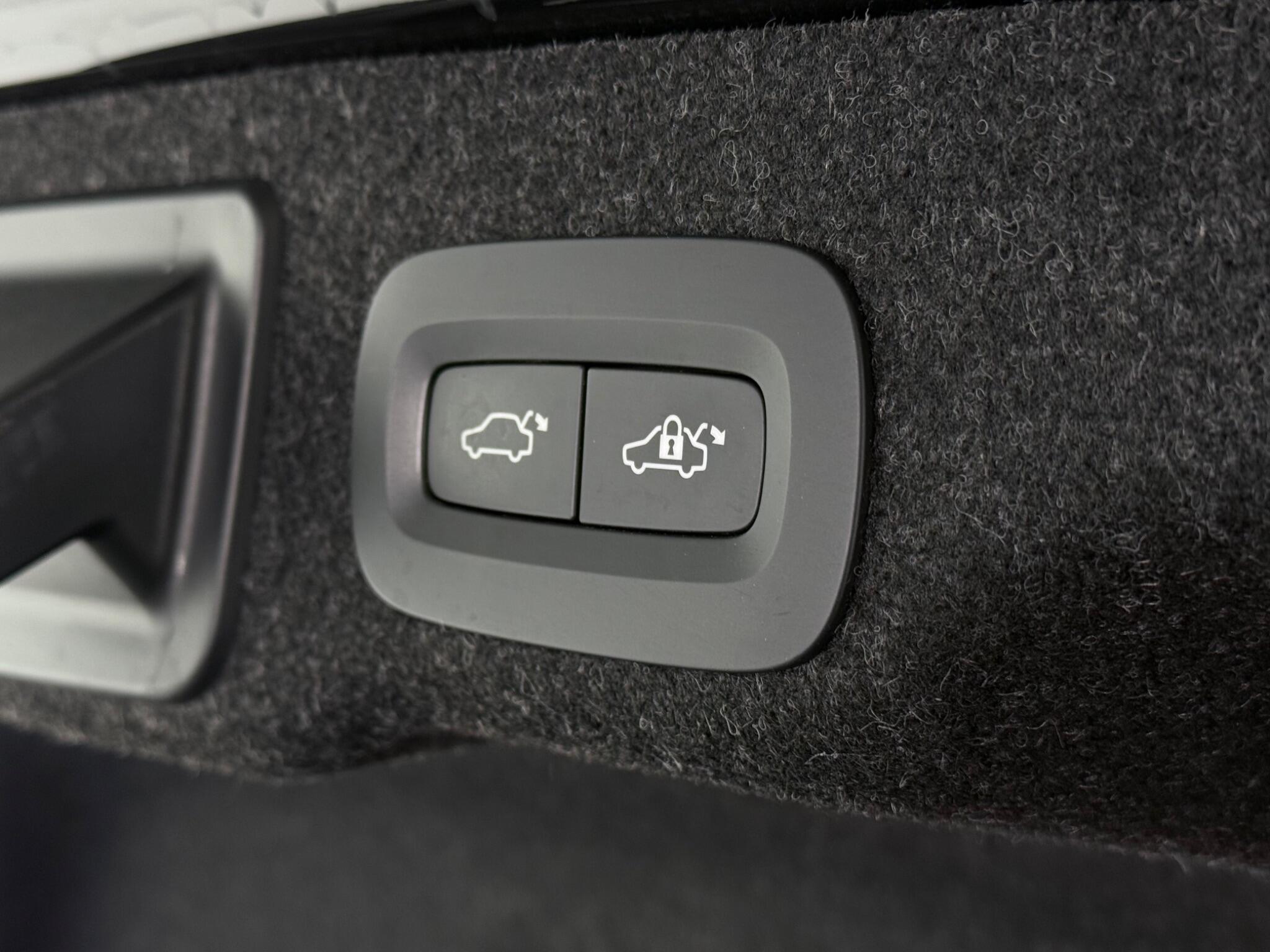 Volvo S90 view 13