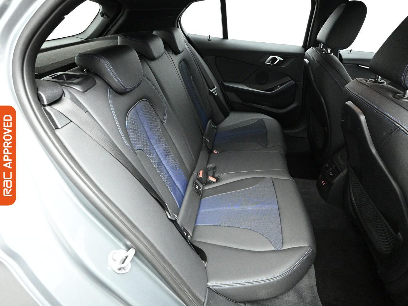 BMW 1 Series view 13