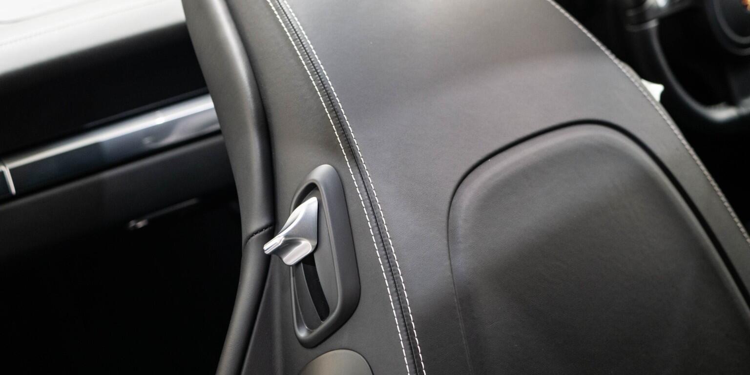 Porsche 911 view 37