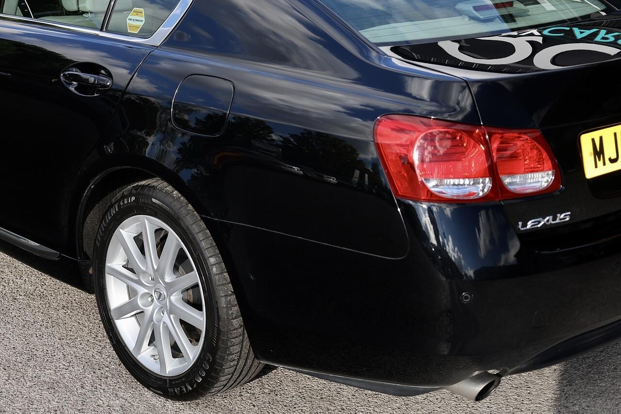 Lexus GS view 37