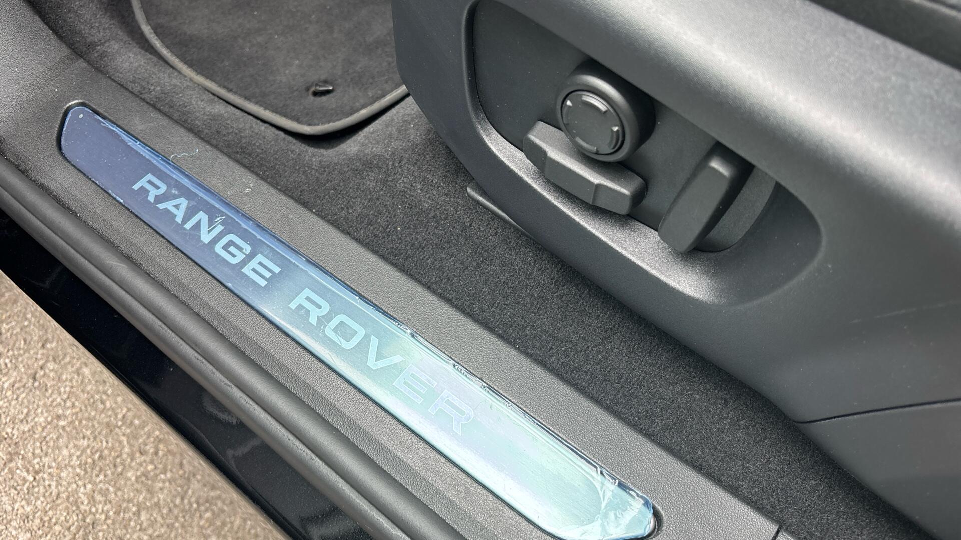 Land Rover Range Rover Evoque view 42