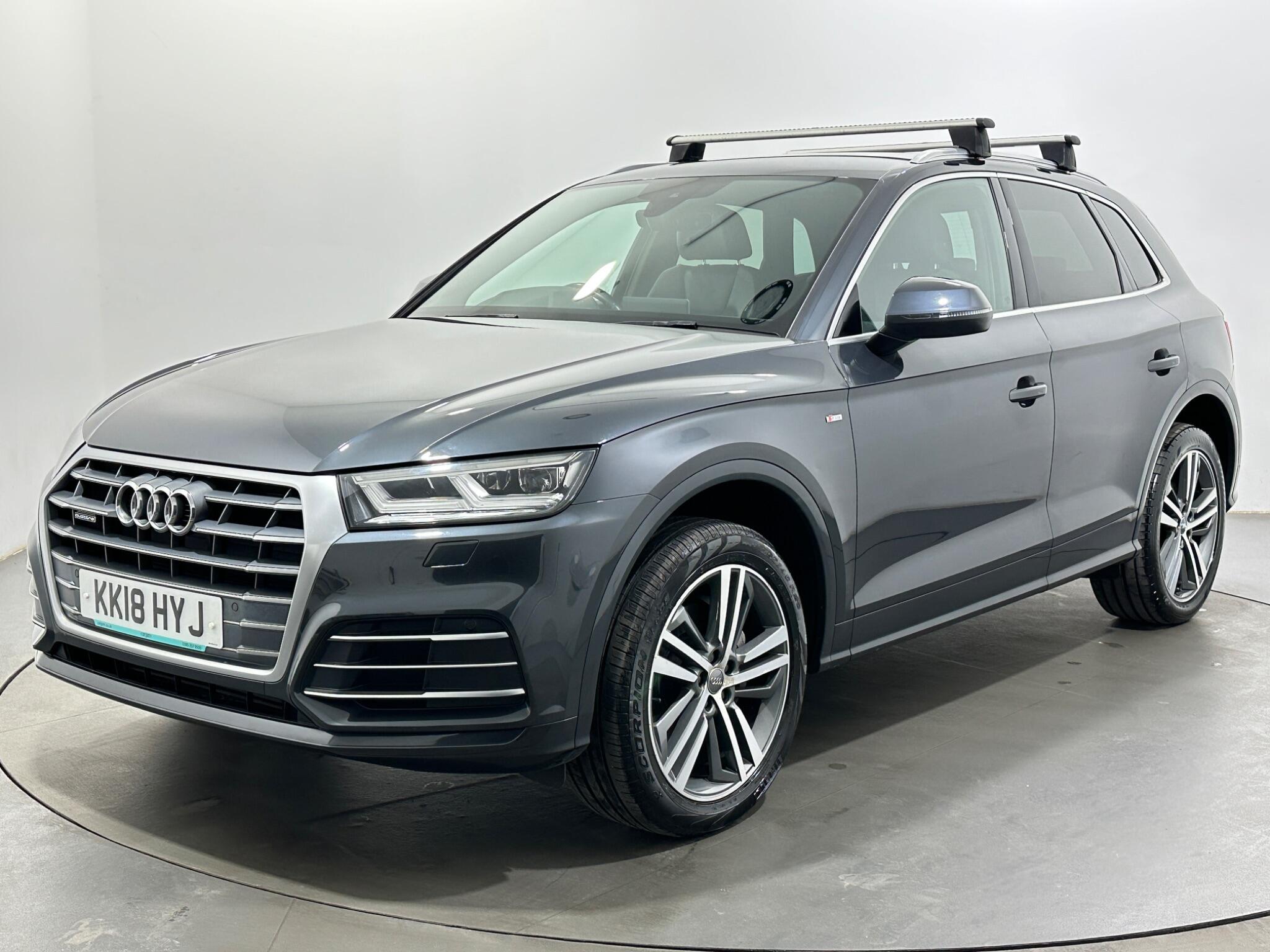 Audi Audi Q5 view 4